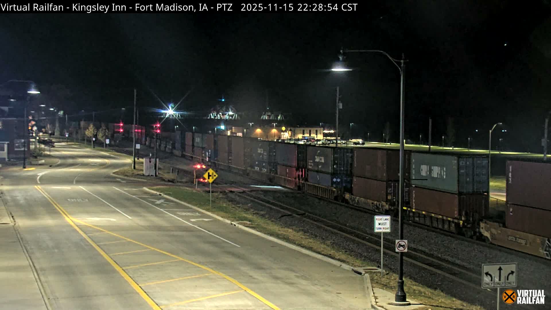 Fort Madison Bridge & Mississippi River & Fort Madison Train Amtrak Station Live Cam - Fort Madison, Lee, Iowa, USA