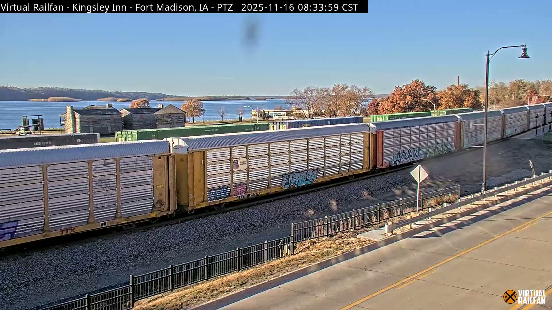 Fort Madison Bridge & Mississippi River & Fort Madison Train Amtrak Station Live Cam - Fort Madison, Lee, Iowa, USA