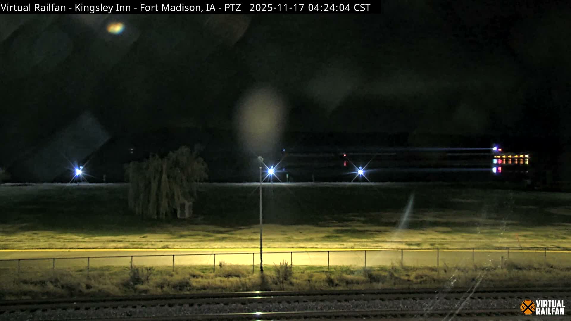 Fort Madison Bridge & Mississippi River & Fort Madison Train Amtrak Station Live Cam - Fort Madison, Lee, Iowa, USA