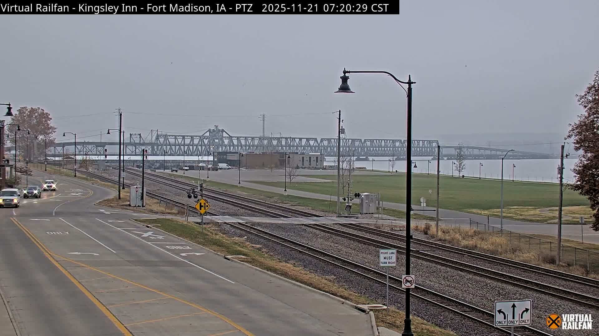 Fort Madison Bridge & Mississippi River & Fort Madison Train Amtrak Station Live Cam - Fort Madison, Lee, Iowa, USA