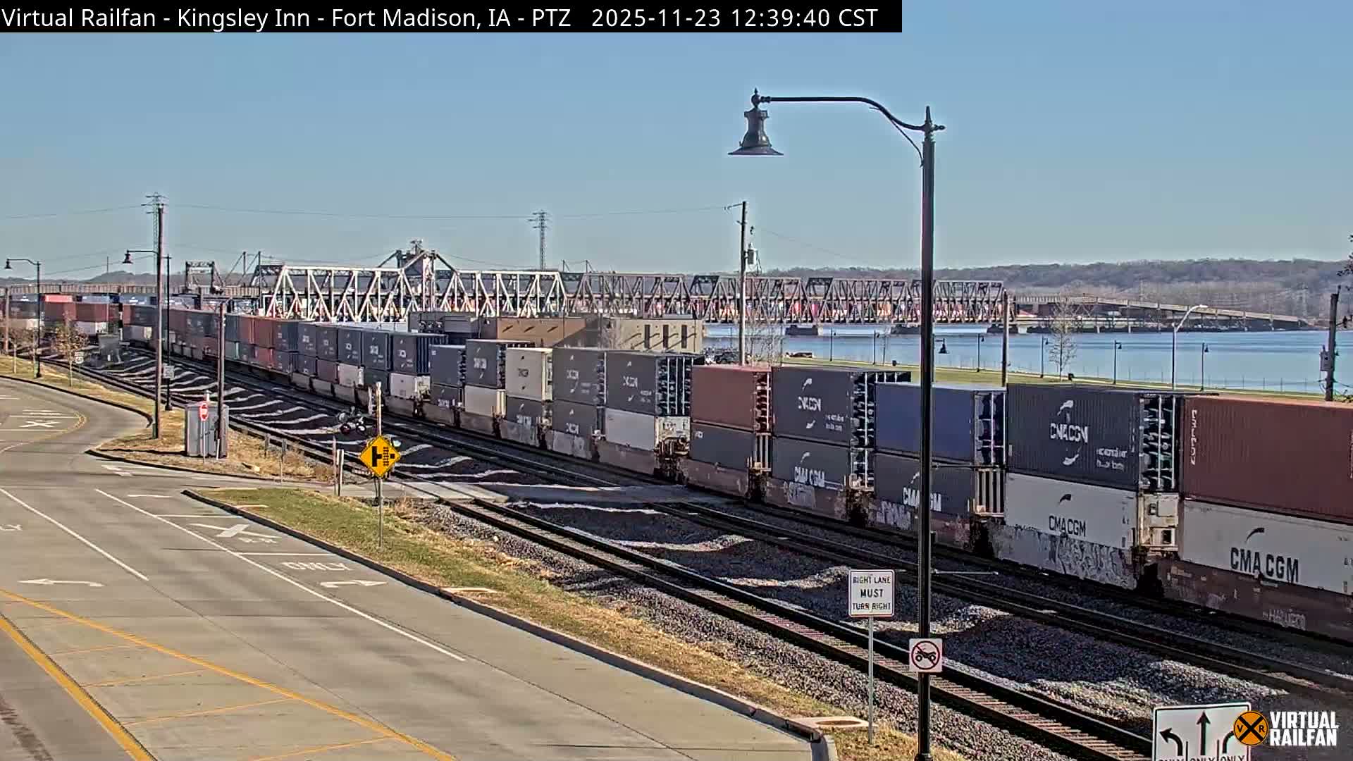 Fort Madison Bridge & Mississippi River & Fort Madison Train Amtrak Station Live Cam - Fort Madison, Lee, Iowa, USA