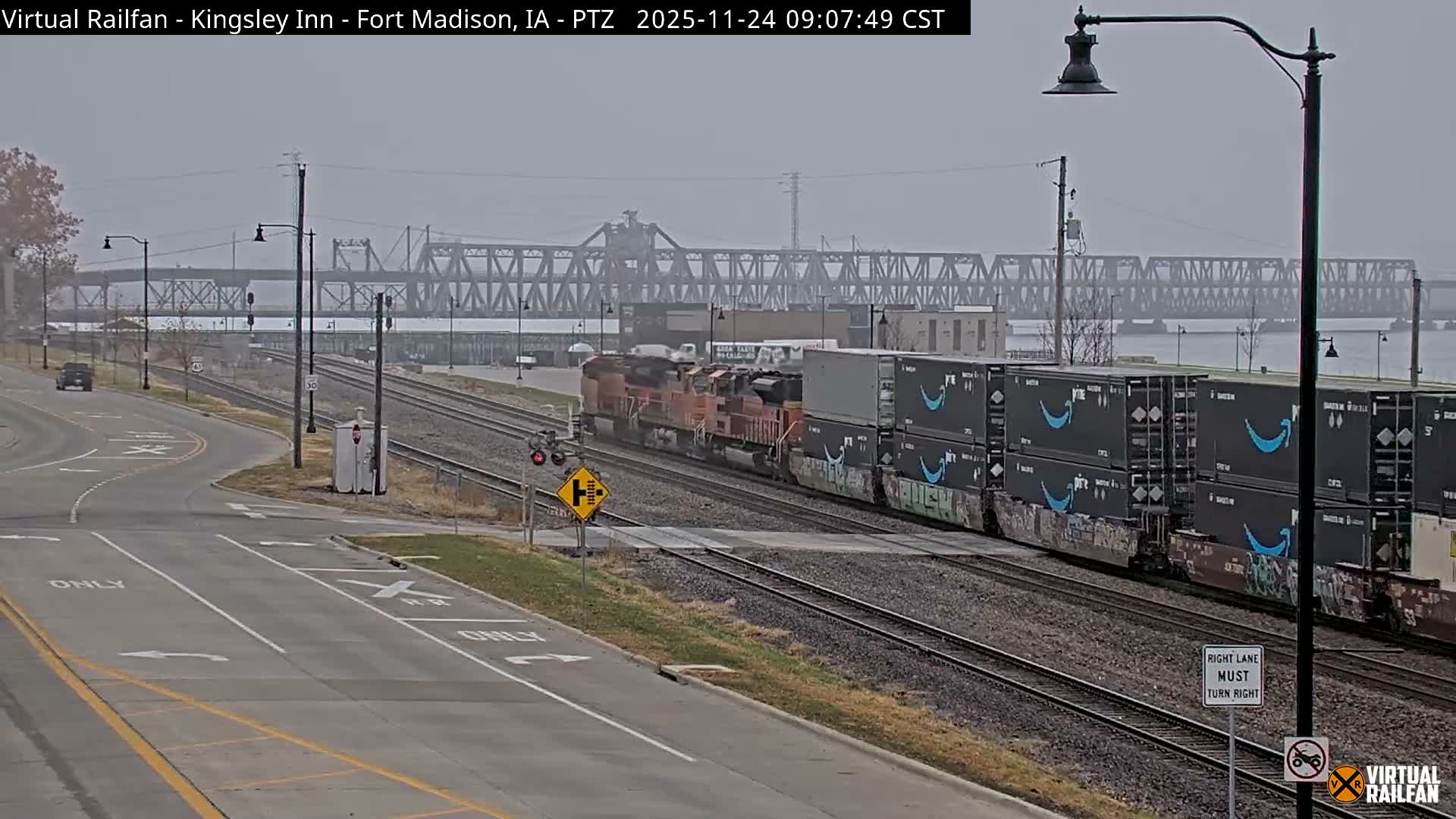 Fort Madison Bridge & Mississippi River & Fort Madison Train Amtrak Station Live Cam - Fort Madison, Lee, Iowa, USA