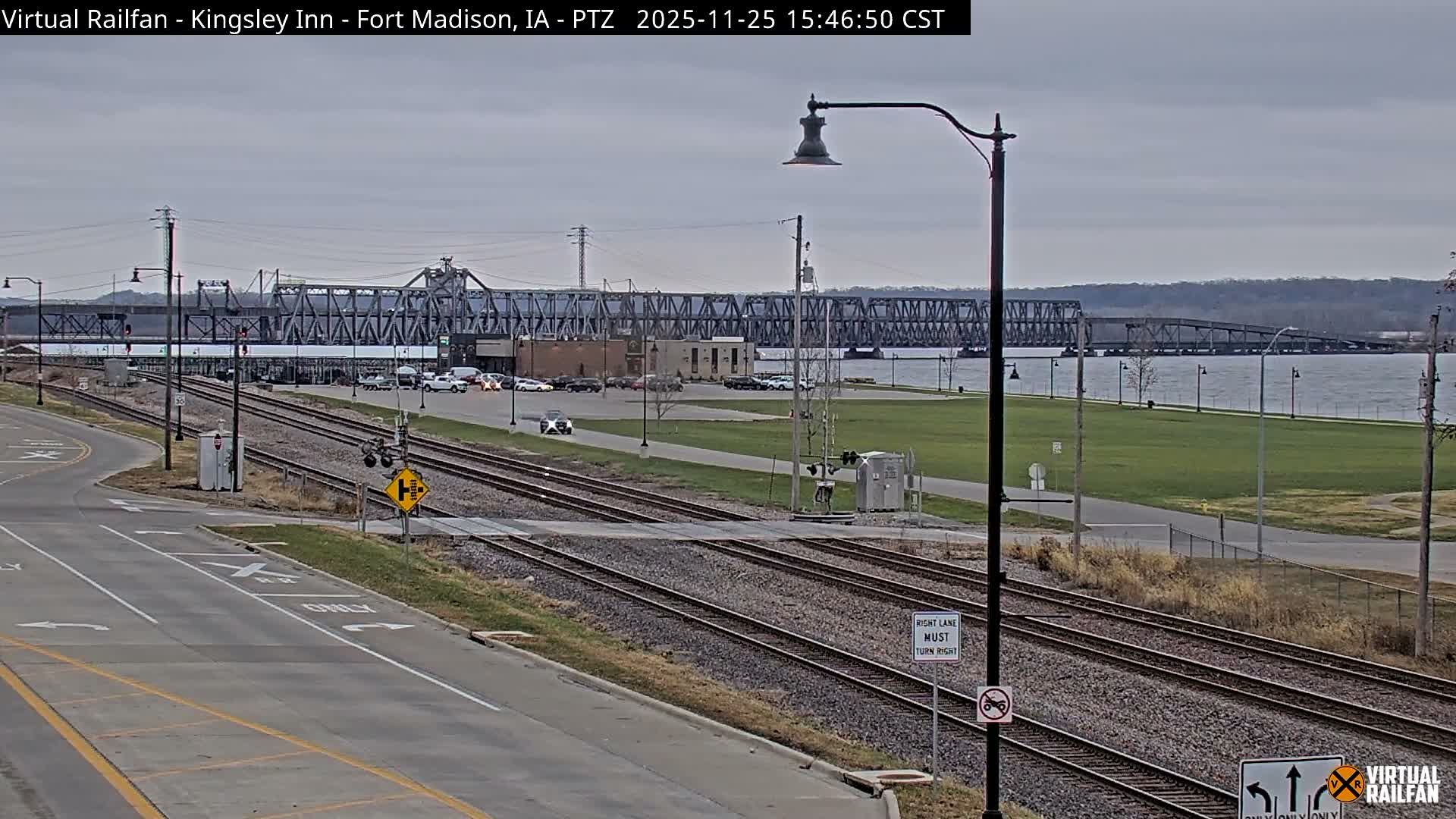 Fort Madison Bridge & Mississippi River & Fort Madison Train Amtrak Station Live Cam - Fort Madison, Lee, Iowa, USA