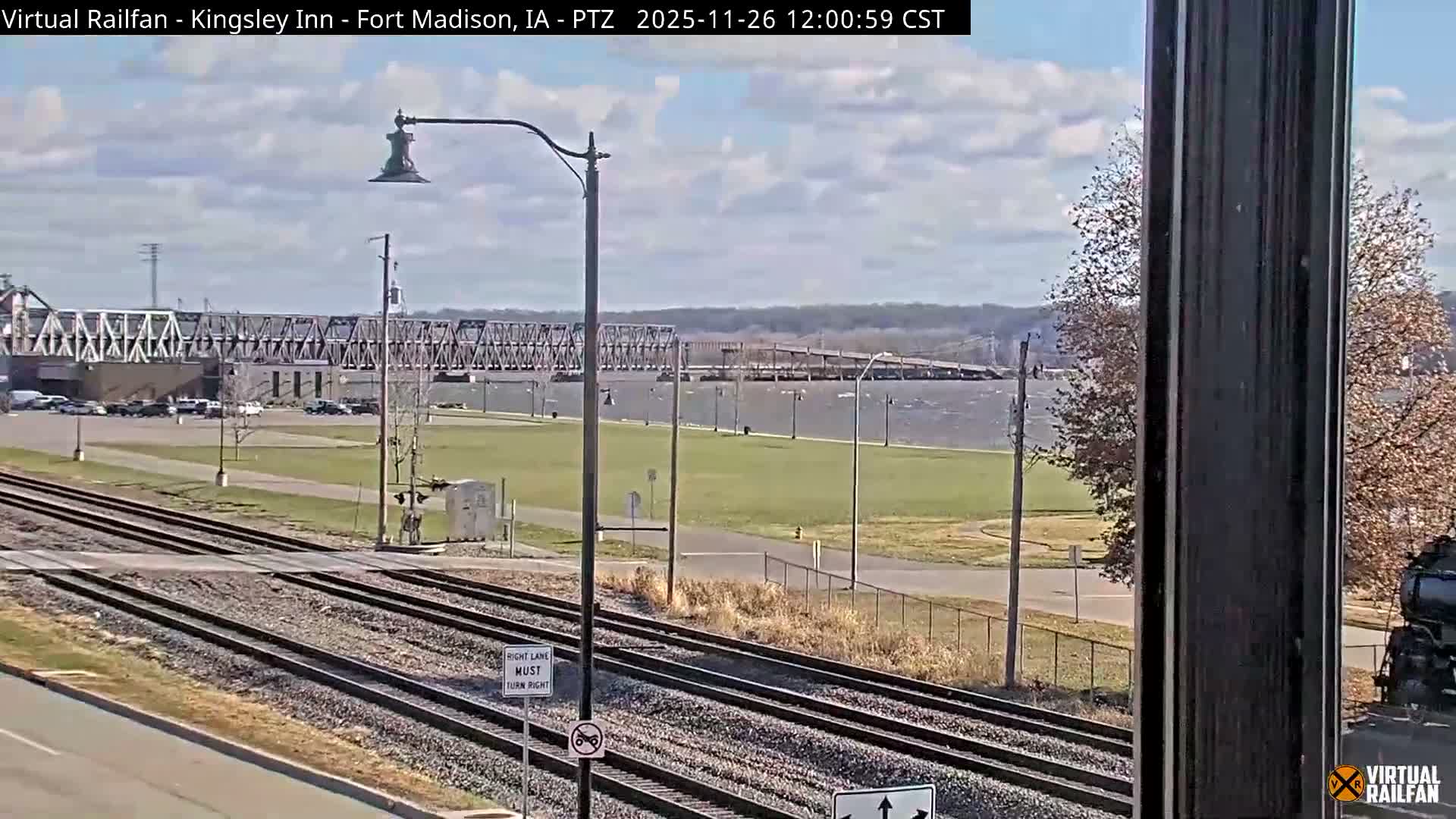 Fort Madison Bridge & Mississippi River & Fort Madison Train Amtrak Station Live Cam - Fort Madison, Lee, Iowa, USA