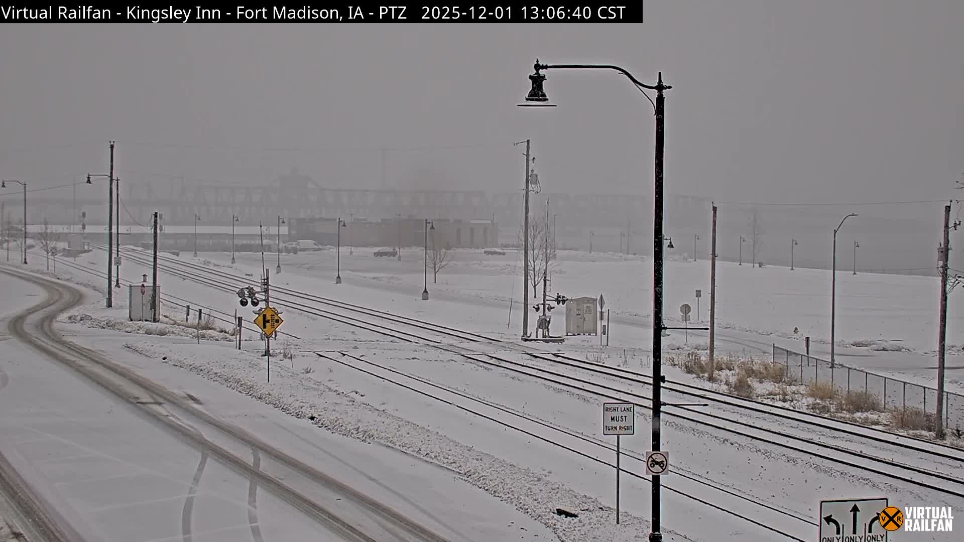 Fort Madison Bridge & Mississippi River & Fort Madison Train Amtrak Station Live Cam - Fort Madison, Lee, Iowa, USA