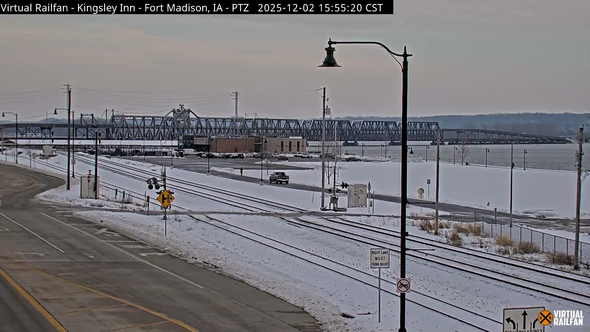 Fort Madison Bridge & Mississippi River & Fort Madison Train Amtrak Station Live Cam - Fort Madison, Lee, Iowa, USA