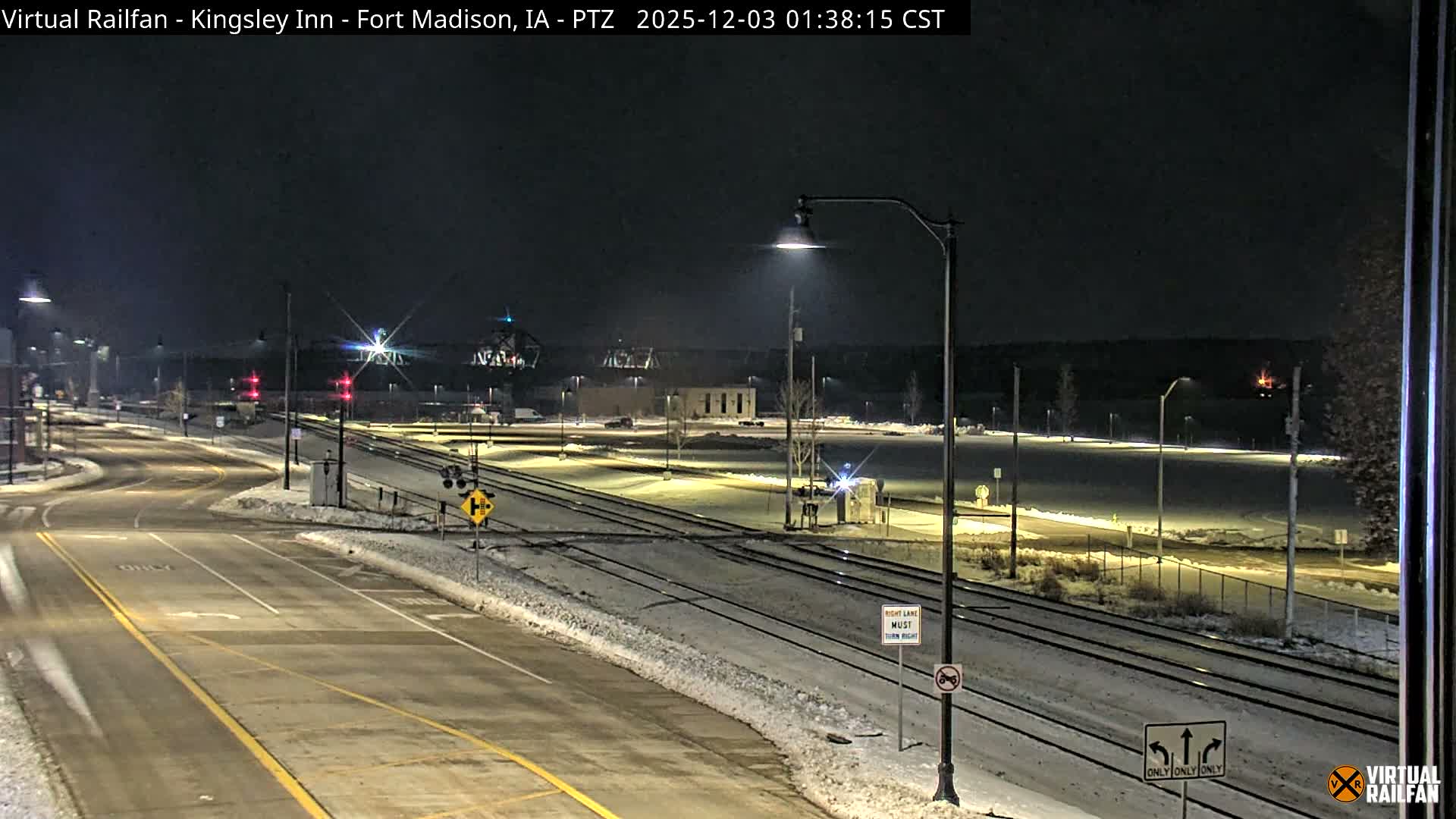 Fort Madison Bridge & Mississippi River & Fort Madison Train Amtrak Station Live Cam - Fort Madison, Lee, Iowa, USA