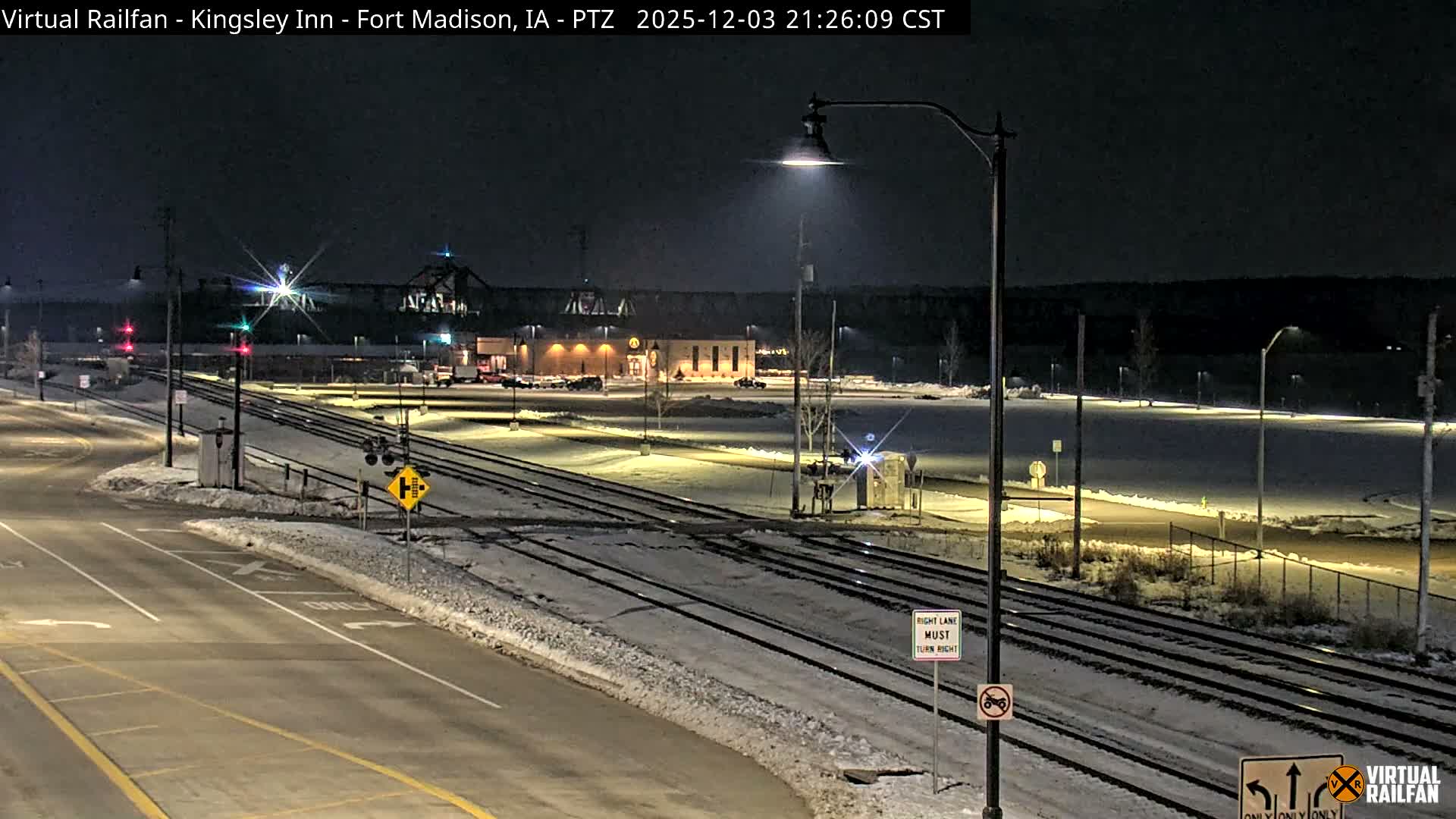 Fort Madison Bridge & Mississippi River & Fort Madison Train Amtrak Station Live Cam - Fort Madison, Lee, Iowa, USA