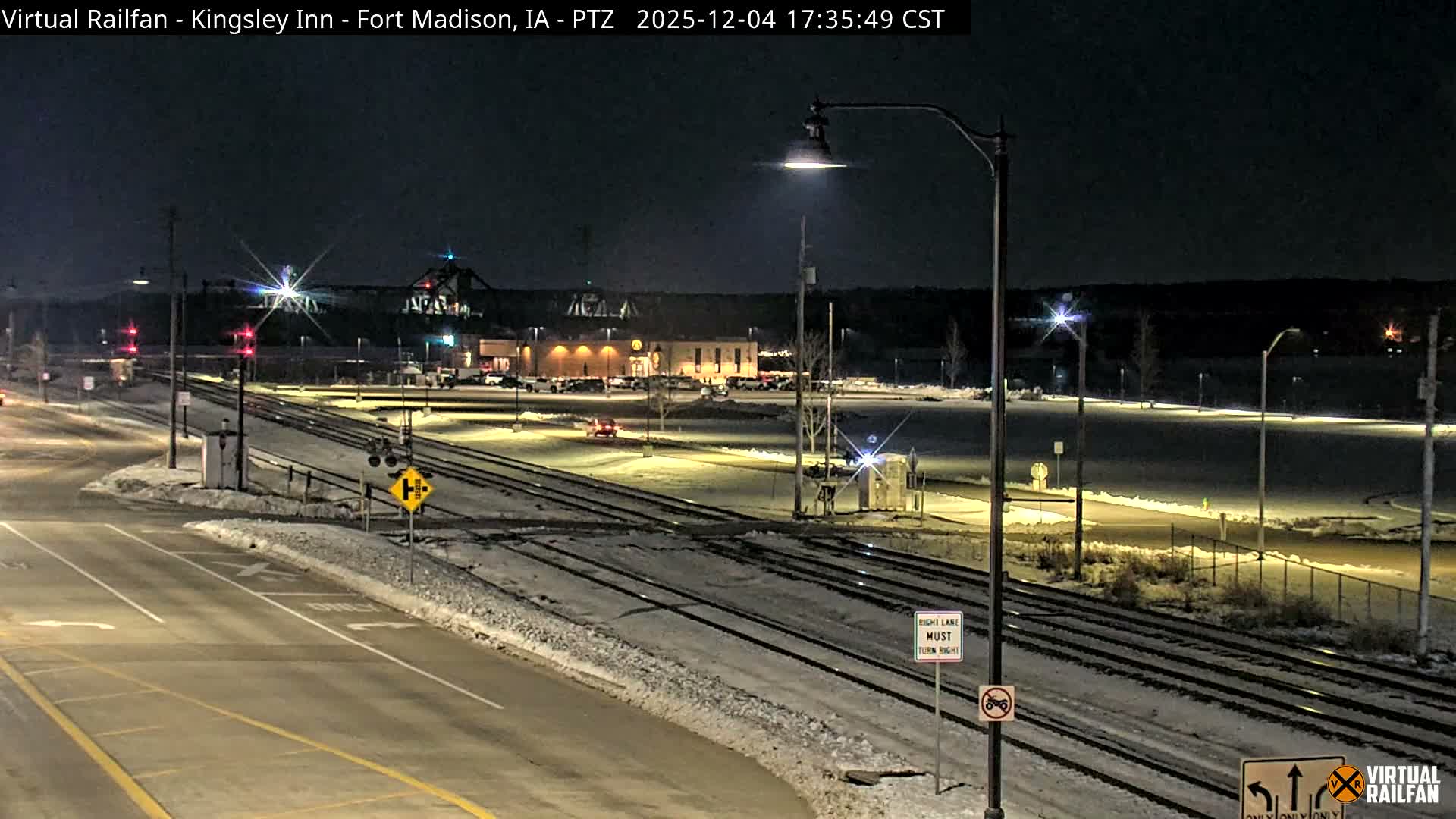 Fort Madison Bridge & Mississippi River & Fort Madison Train Amtrak Station Live Cam - Fort Madison, Lee, Iowa, USA