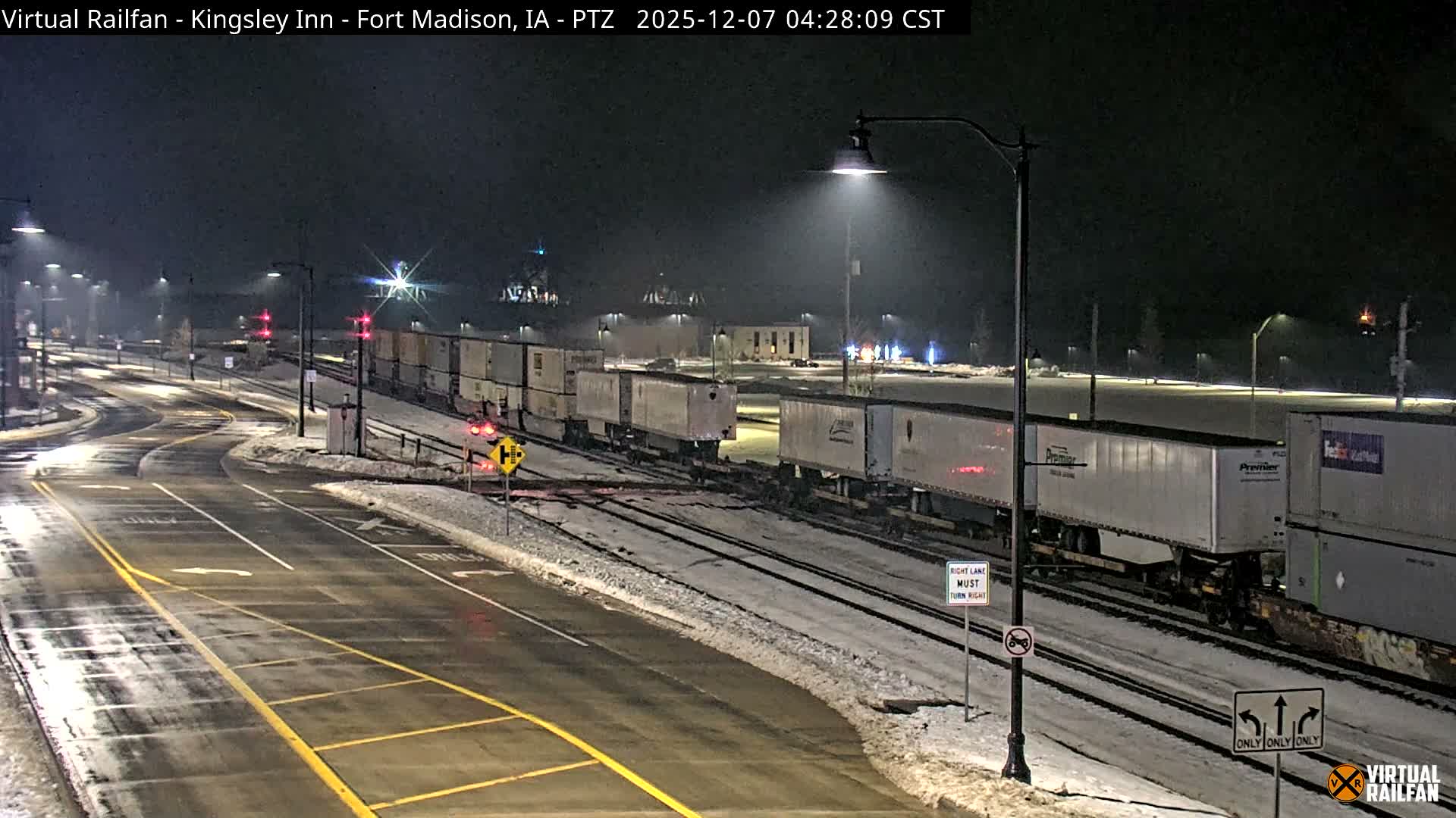 Fort Madison Bridge & Mississippi River & Fort Madison Train Amtrak Station Live Cam - Fort Madison, Lee, Iowa, USA