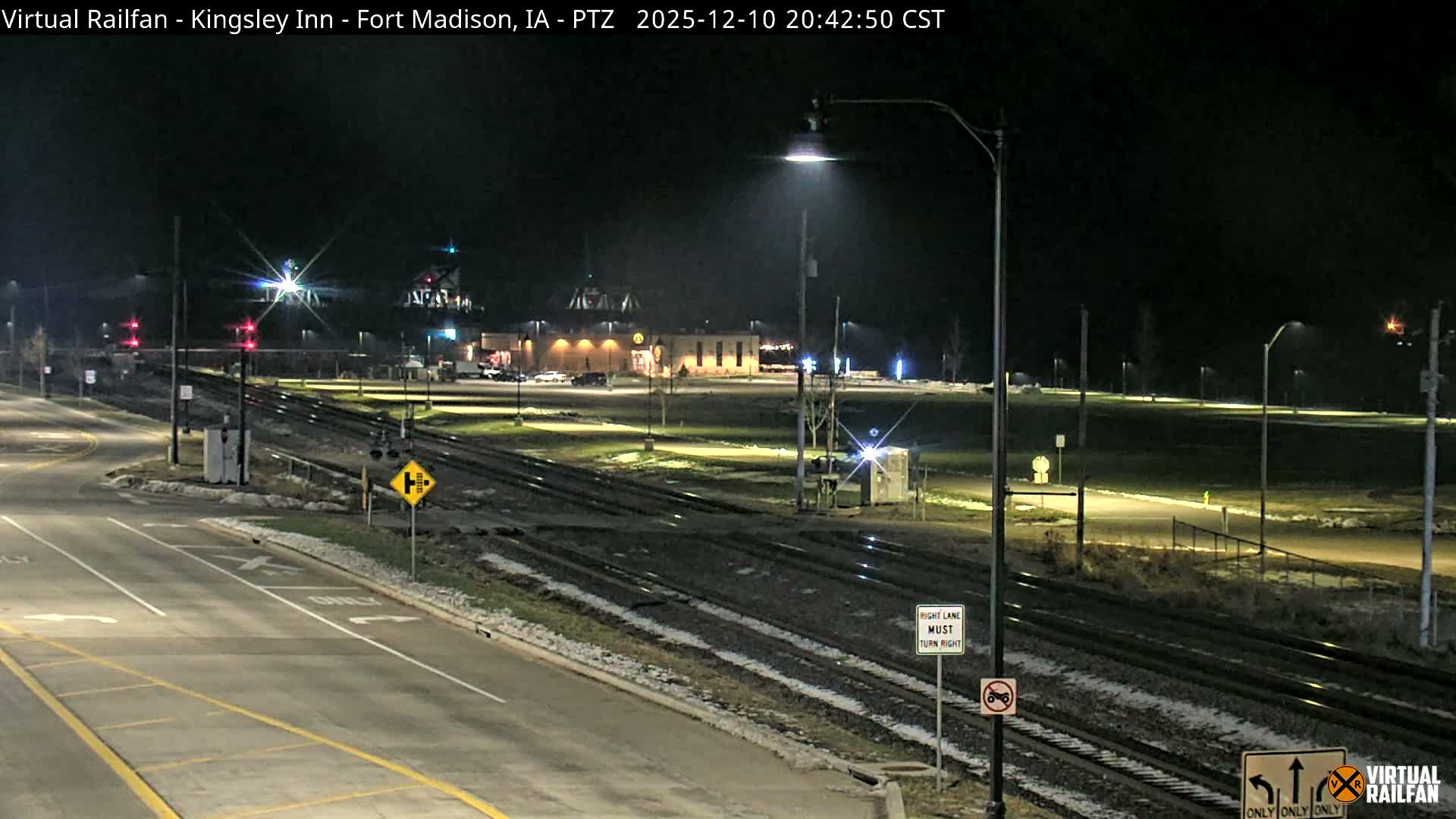 Fort Madison Bridge & Mississippi River & Fort Madison Train Amtrak Station Live Cam - Fort Madison, Lee, Iowa, USA