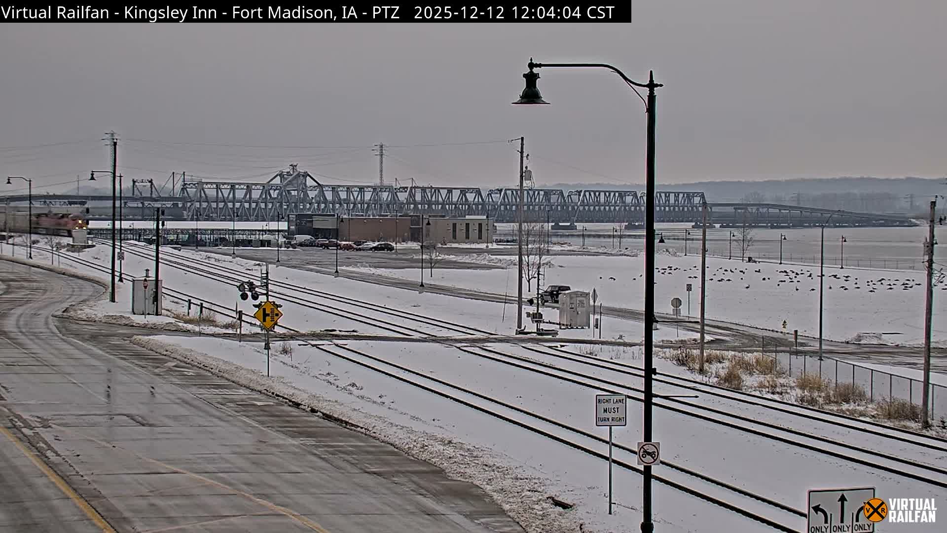 Fort Madison Bridge & Mississippi River & Fort Madison Train Amtrak Station Live Cam - Fort Madison, Lee, Iowa, USA