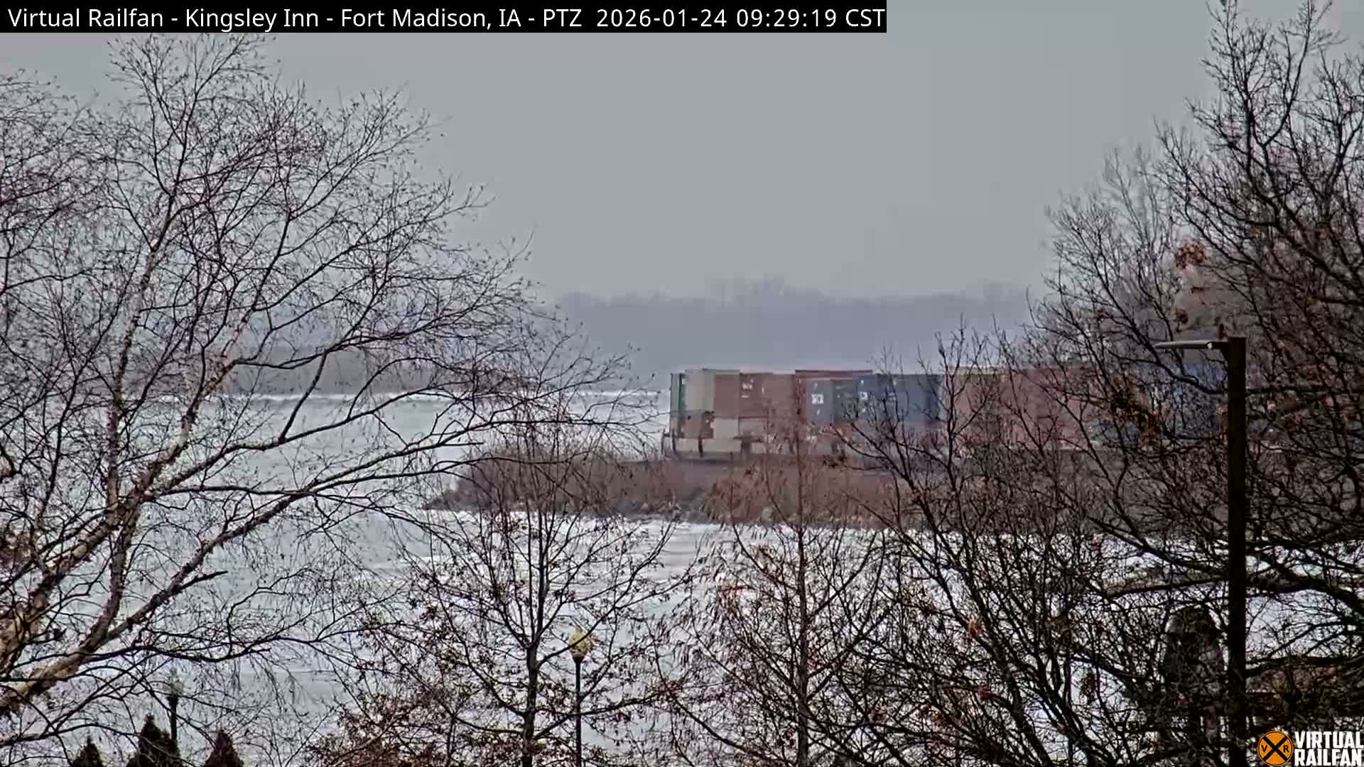 Fort Madison Bridge & Mississippi River & Fort Madison Train Amtrak Station Live Cam - Fort Madison, Lee, Iowa, USA