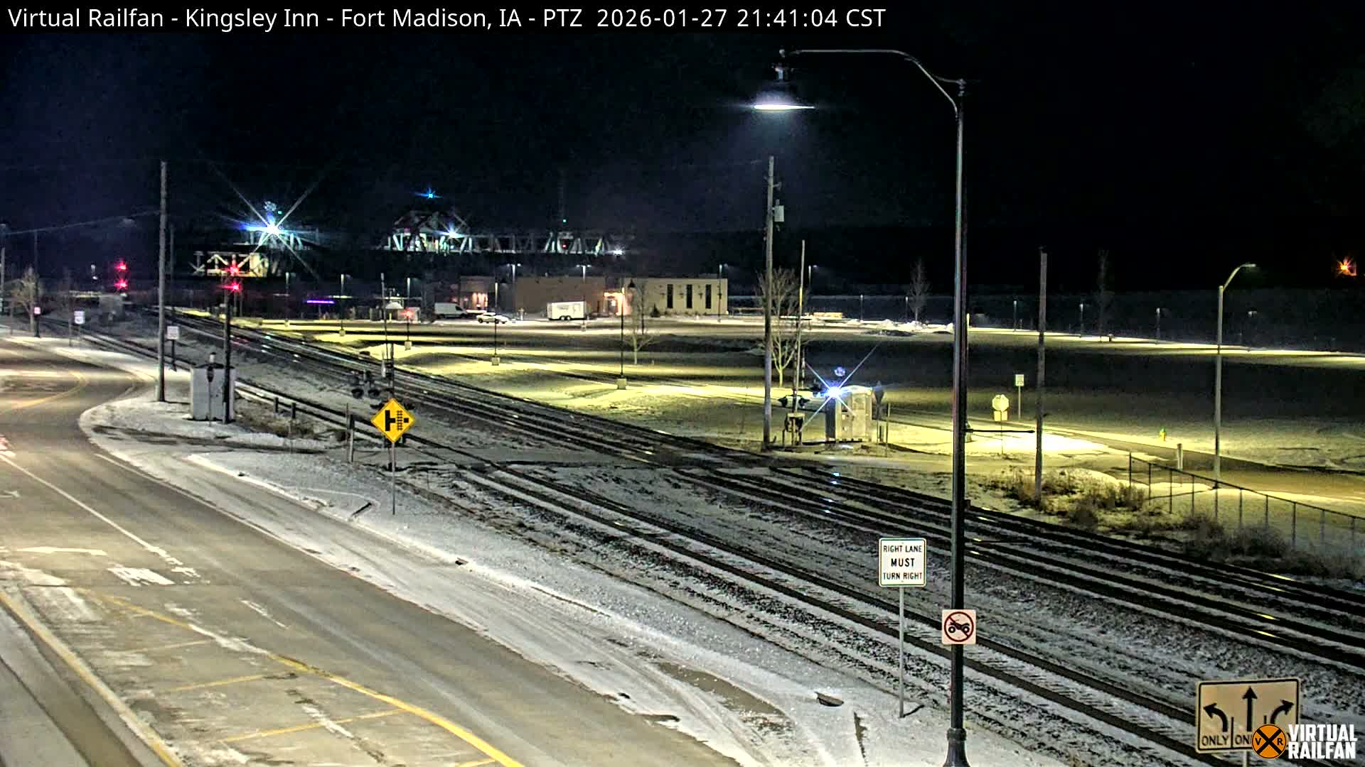 Fort Madison Bridge & Mississippi River & Fort Madison Train Amtrak Station Live Cam - Fort Madison, Lee, Iowa, USA