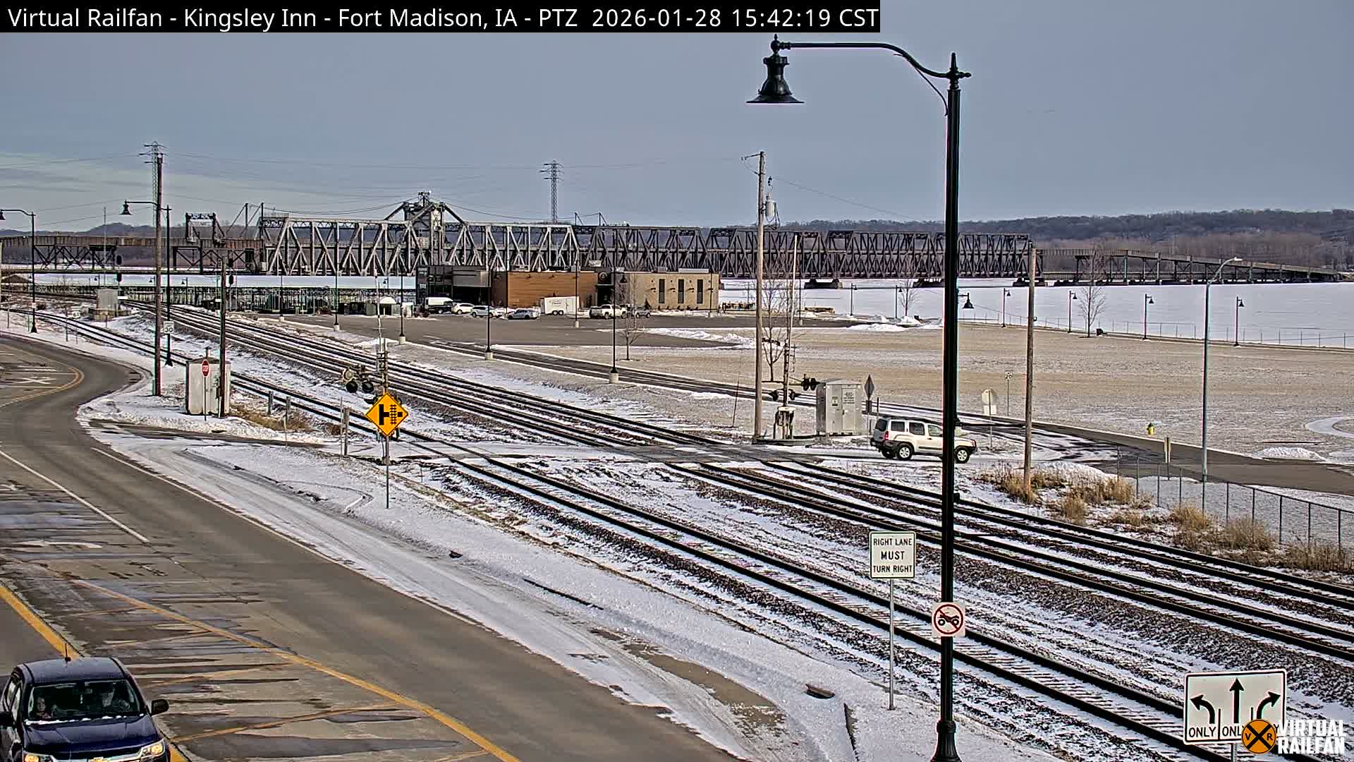 Fort Madison Bridge & Mississippi River & Fort Madison Train Amtrak Station Live Cam - Fort Madison, Lee, Iowa, USA