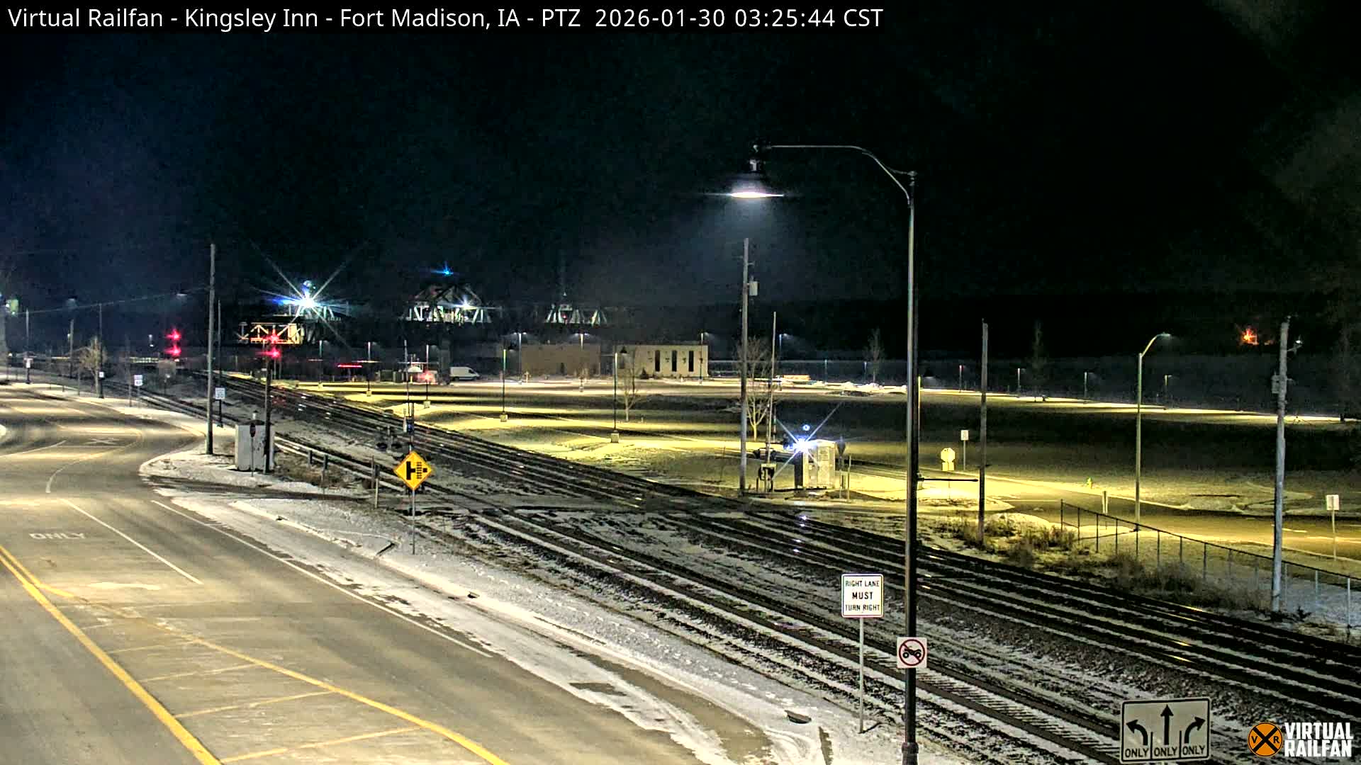 Fort Madison Bridge & Mississippi River & Fort Madison Train Amtrak Station Live Cam - Fort Madison, Lee, Iowa, USA