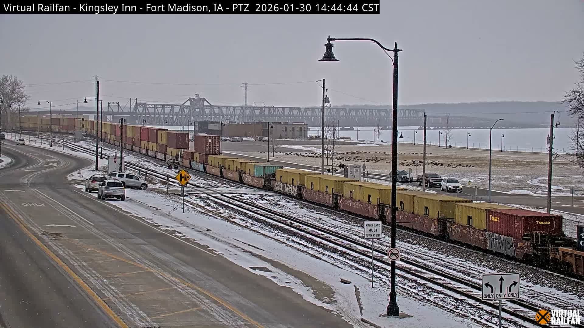 Fort Madison Bridge & Mississippi River & Fort Madison Train Amtrak Station Live Cam - Fort Madison, Lee, Iowa, USA