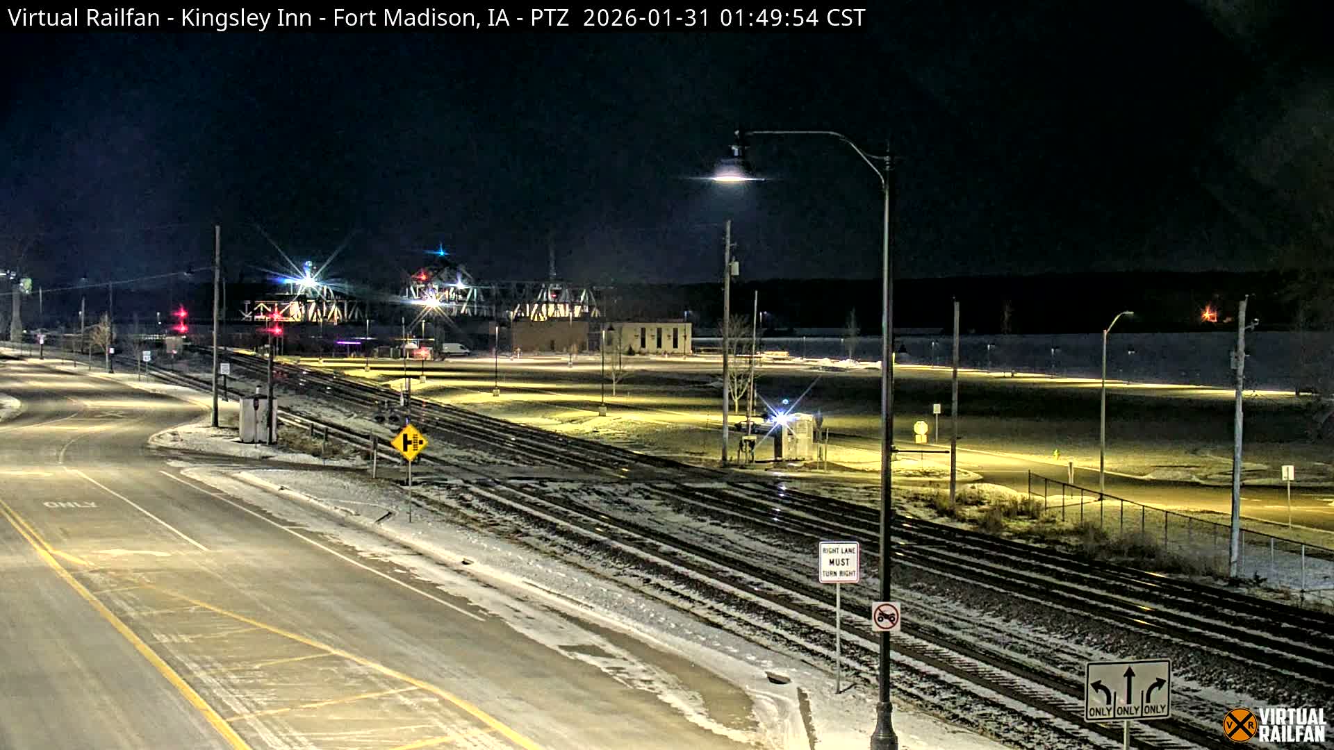 Fort Madison Bridge & Mississippi River & Fort Madison Train Amtrak Station Live Cam - Fort Madison, Lee, Iowa, USA