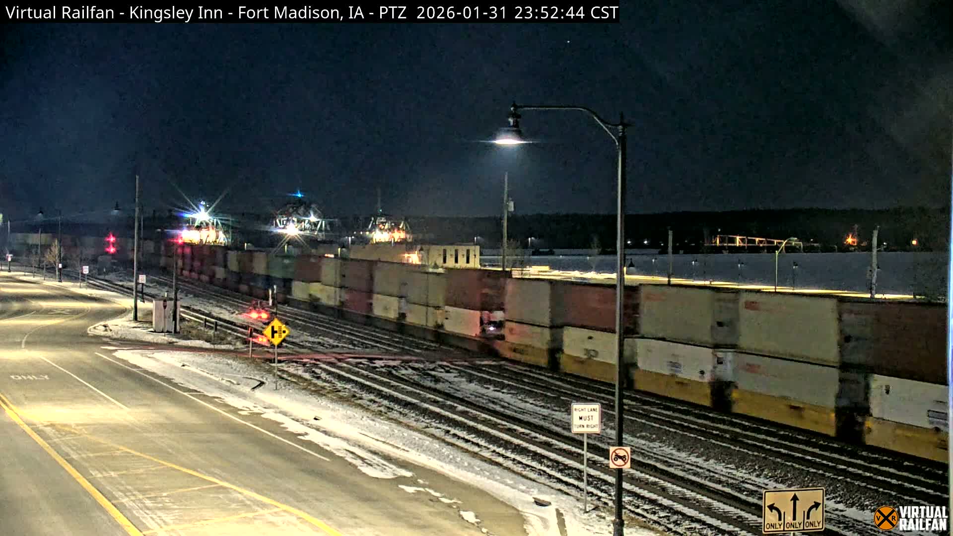 Fort Madison Bridge & Mississippi River & Fort Madison Train Amtrak Station Live Cam - Fort Madison, Lee, Iowa, USA