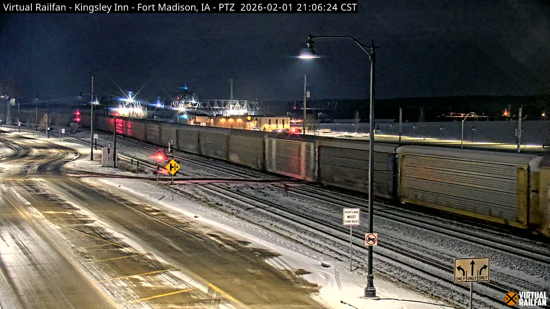 Fort Madison Bridge & Mississippi River & Fort Madison Train Amtrak Station Live Cam - Fort Madison, Lee, Iowa, USA