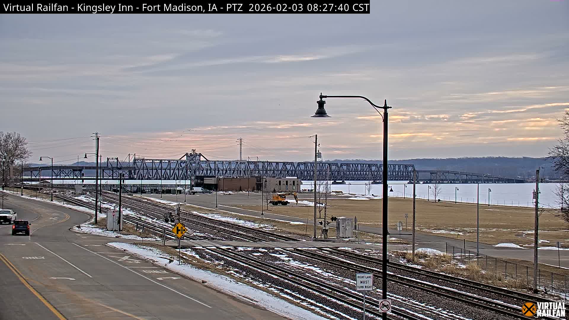 Fort Madison Bridge & Mississippi River & Fort Madison Train Amtrak Station Live Cam - Fort Madison, Lee, Iowa, USA