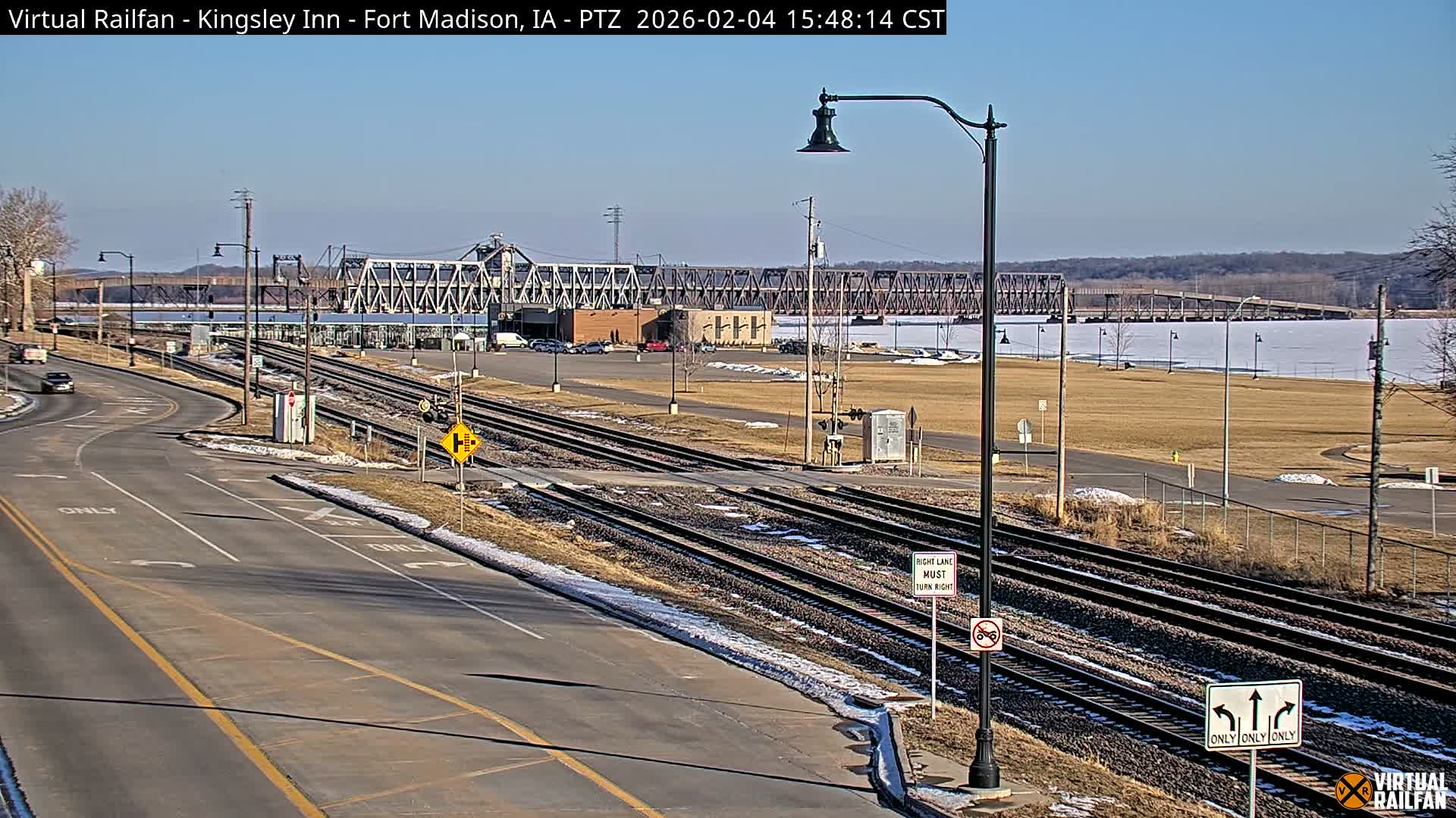 Fort Madison Bridge & Mississippi River & Fort Madison Train Amtrak Station Live Cam - Fort Madison, Lee, Iowa, USA
