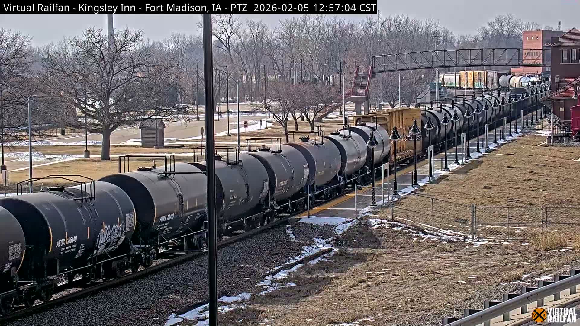 Fort Madison Bridge & Mississippi River & Fort Madison Train Amtrak Station Live Cam - Fort Madison, Lee, Iowa, USA