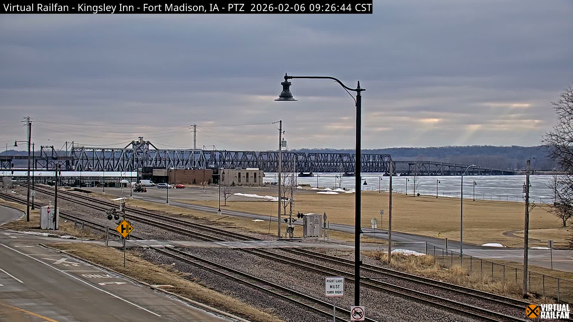 Fort Madison Bridge & Mississippi River & Fort Madison Train Amtrak Station Live Cam - Fort Madison, Lee, Iowa, USA