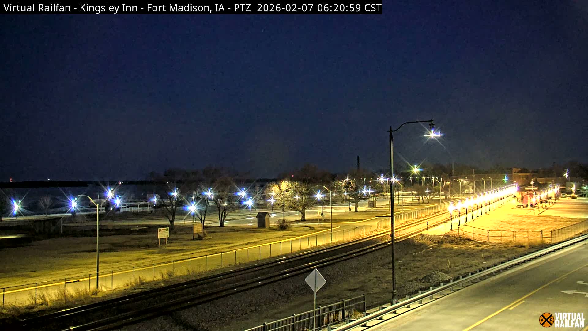 Fort Madison Bridge & Mississippi River & Fort Madison Train Amtrak Station Live Cam - Fort Madison, Lee, Iowa, USA
