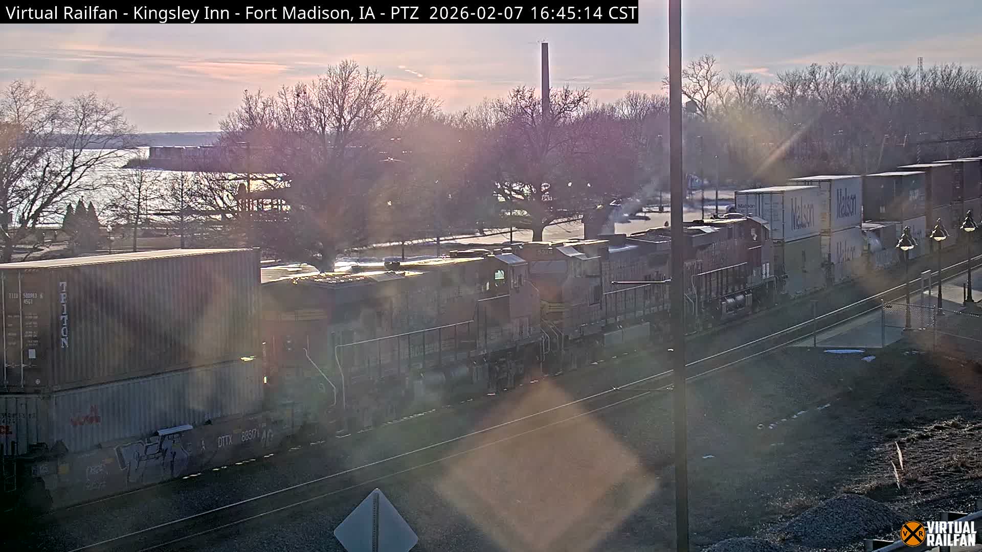 Fort Madison Bridge & Mississippi River & Fort Madison Train Amtrak Station Live Cam - Fort Madison, Lee, Iowa, USA