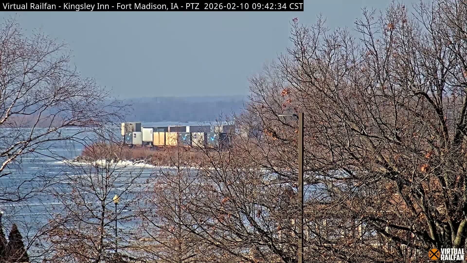 Fort Madison Bridge & Mississippi River & Fort Madison Train Amtrak Station Live Cam - Fort Madison, Lee, Iowa, USA