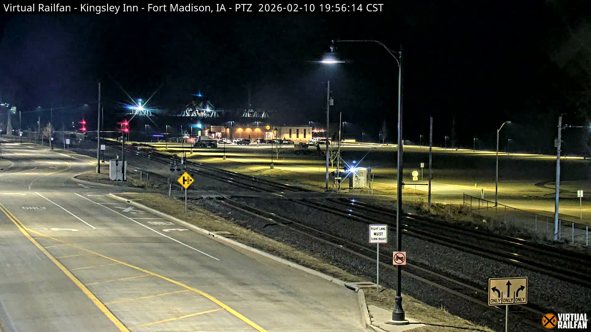 Fort Madison Bridge & Mississippi River & Fort Madison Train Amtrak Station Live Cam - Fort Madison, Lee, Iowa, USA