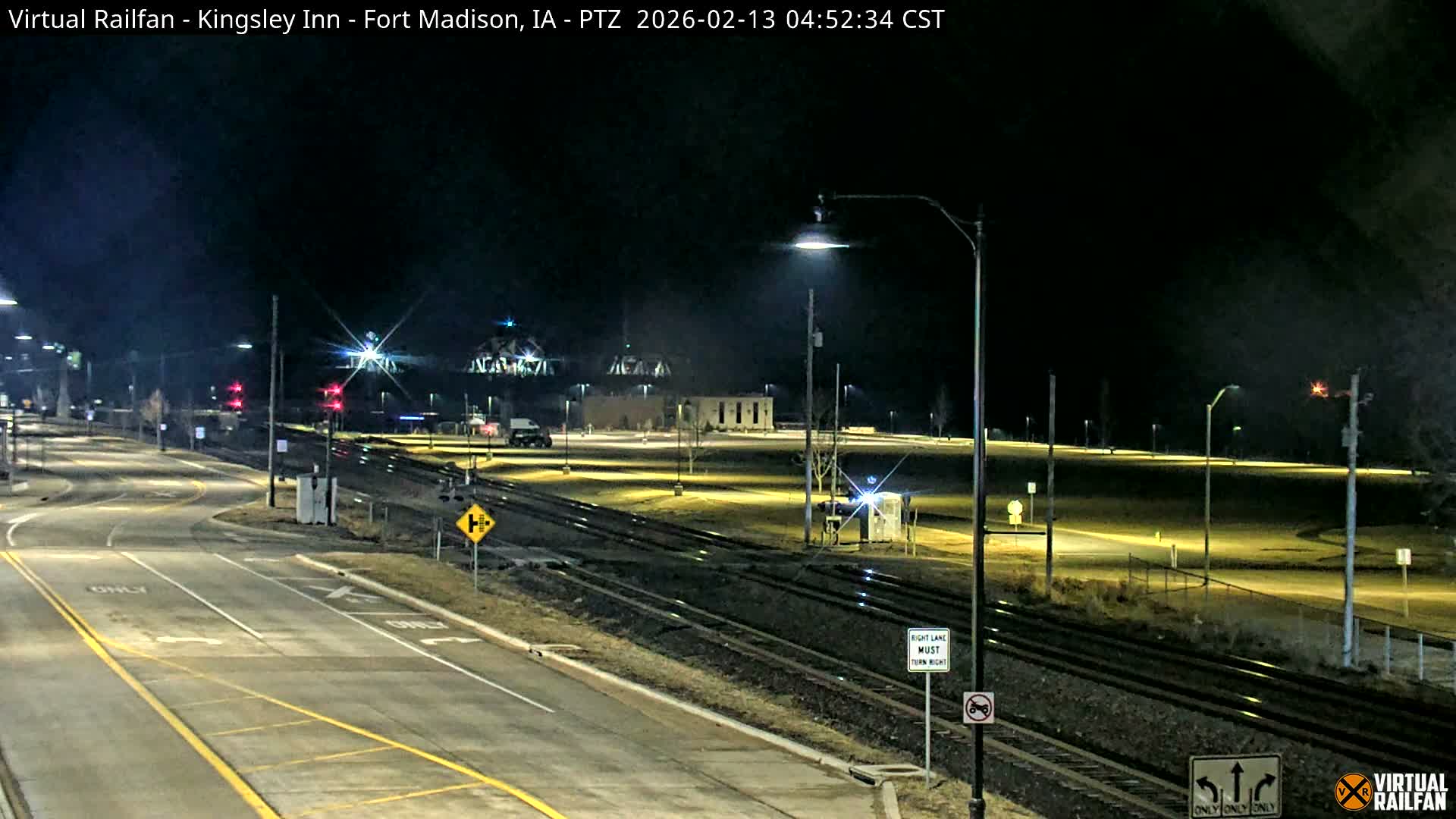 Fort Madison Bridge & Mississippi River & Fort Madison Train Amtrak Station Live Cam - Fort Madison, Lee, Iowa, USA