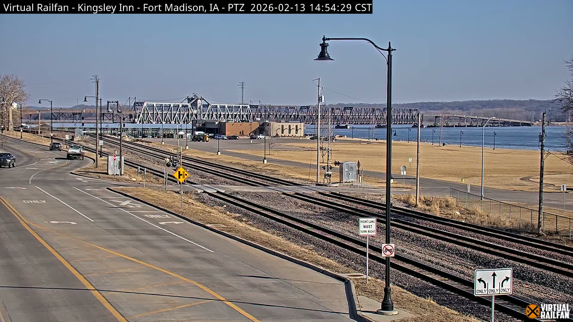 Fort Madison Bridge & Mississippi River & Fort Madison Train Amtrak Station Live Cam - Fort Madison, Lee, Iowa, USA