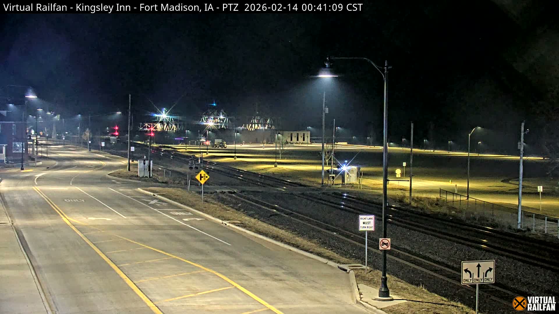 Fort Madison Bridge & Mississippi River & Fort Madison Train Amtrak Station Live Cam - Fort Madison, Lee, Iowa, USA