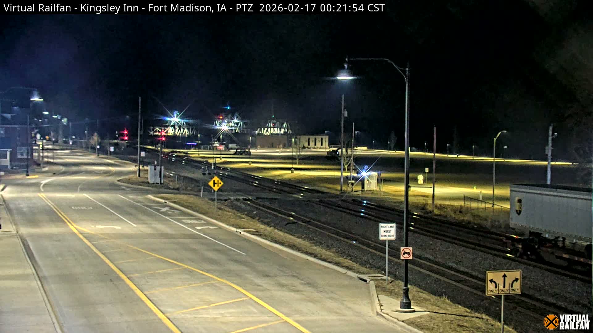 Fort Madison Bridge & Mississippi River & Fort Madison Train Amtrak Station Live Cam - Fort Madison, Lee, Iowa, USA