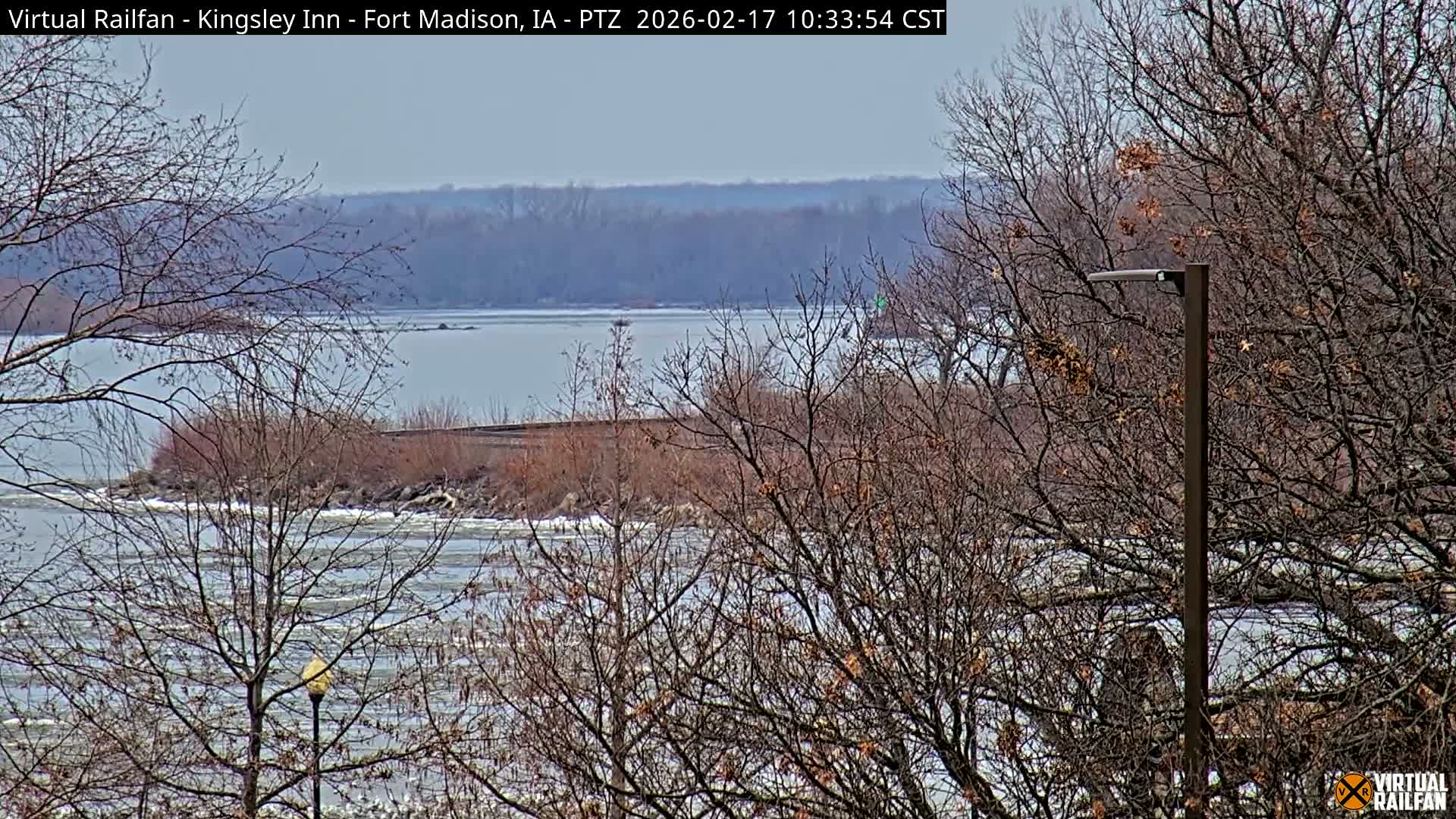 Fort Madison Bridge & Mississippi River & Fort Madison Train Amtrak Station Live Cam - Fort Madison, Lee, Iowa, USA