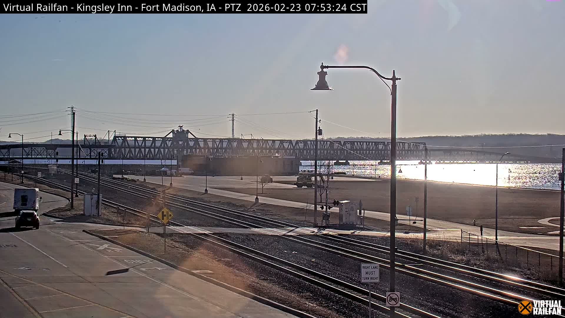 Fort Madison Bridge & Mississippi River & Fort Madison Train Amtrak Station Live Cam - Fort Madison, Lee, Iowa, USA