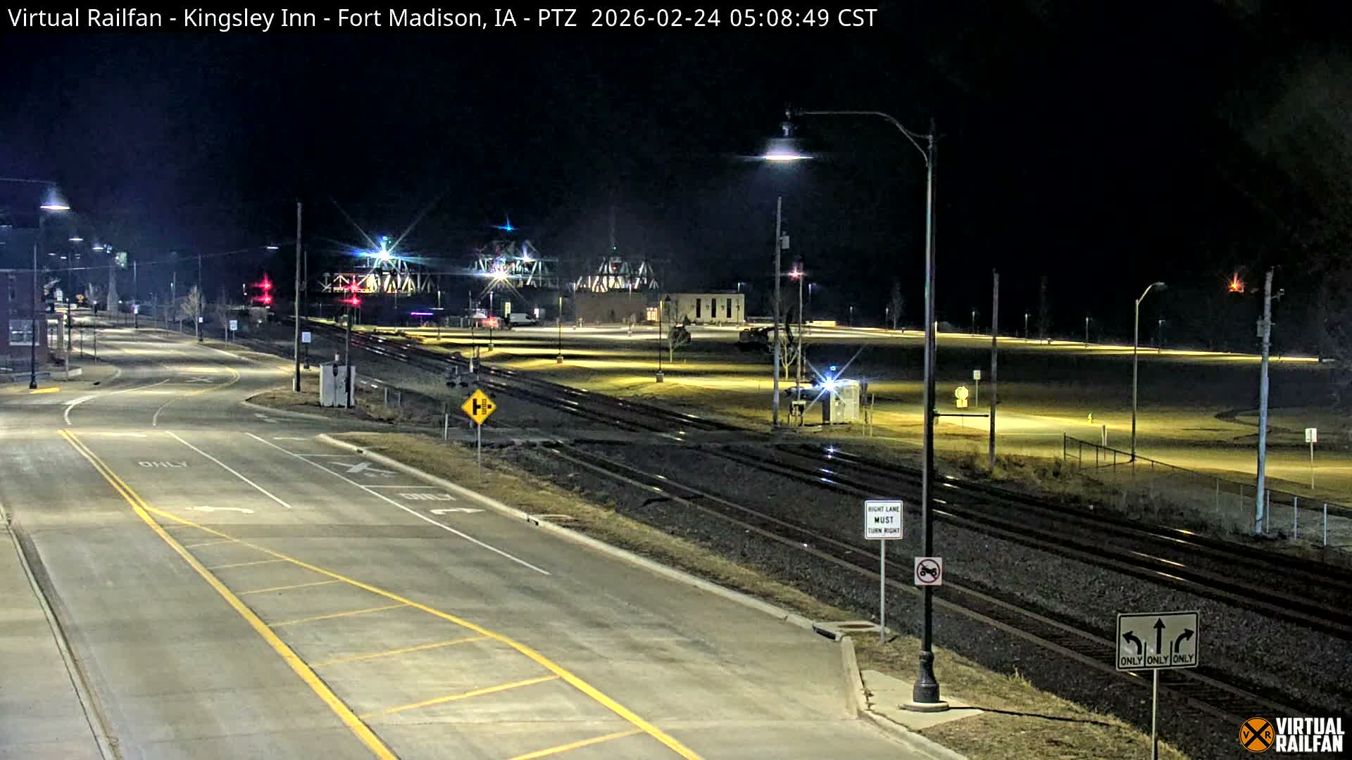 Fort Madison Bridge & Mississippi River & Fort Madison Train Amtrak Station Live Cam - Fort Madison, Lee, Iowa, USA