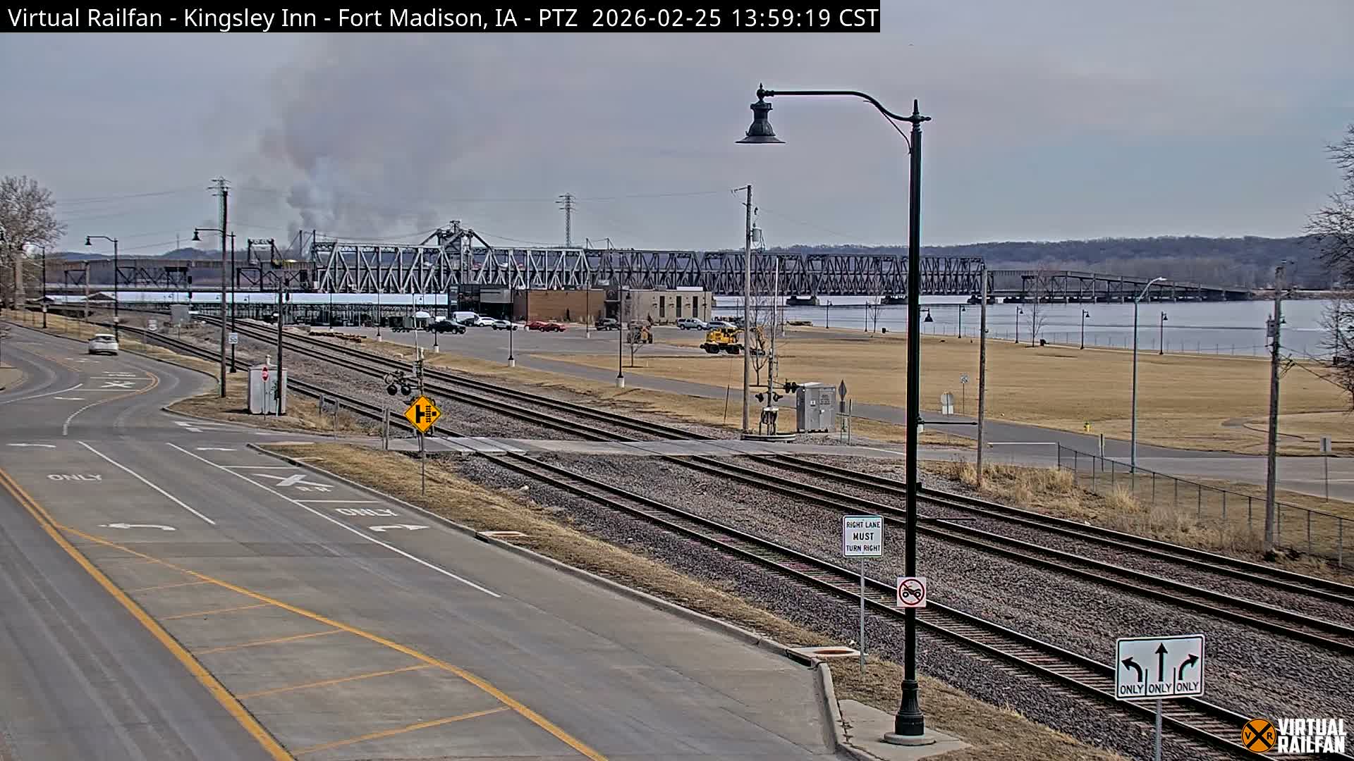 Fort Madison Bridge & Mississippi River & Fort Madison Train Amtrak Station Live Cam - Fort Madison, Lee, Iowa, USA
