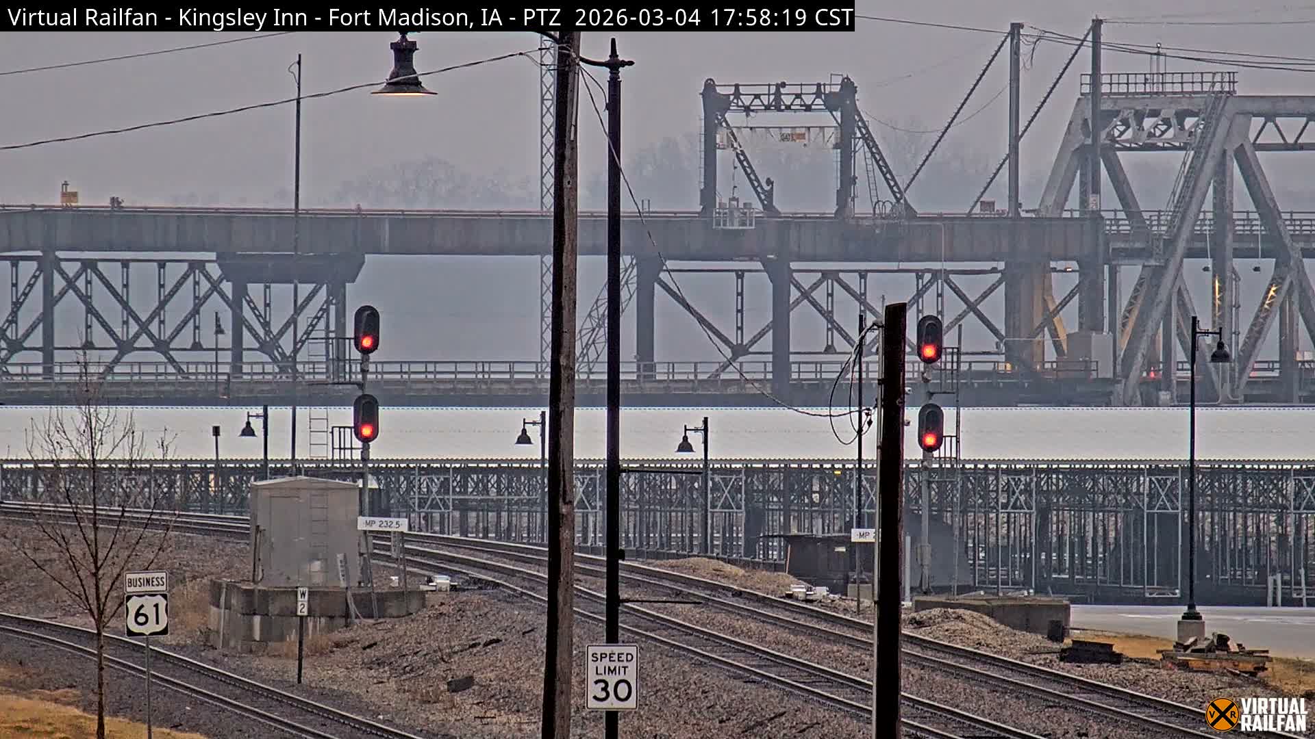 Fort Madison Bridge & Mississippi River & Fort Madison Train Amtrak Station Live Cam - Fort Madison, Lee, Iowa, USA