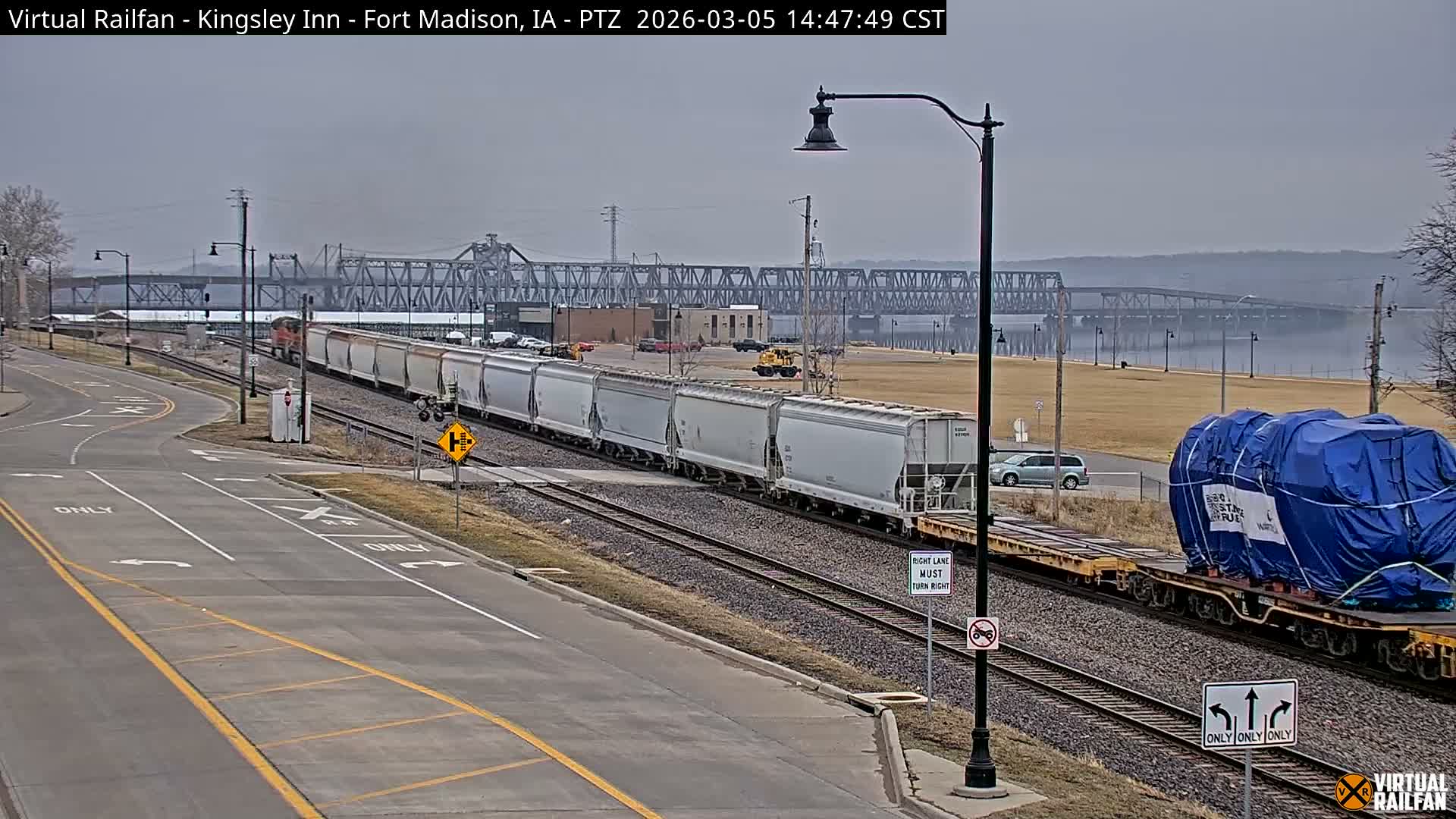 Fort Madison Bridge & Mississippi River & Fort Madison Train Amtrak Station Live Cam - Fort Madison, Lee, Iowa, USA