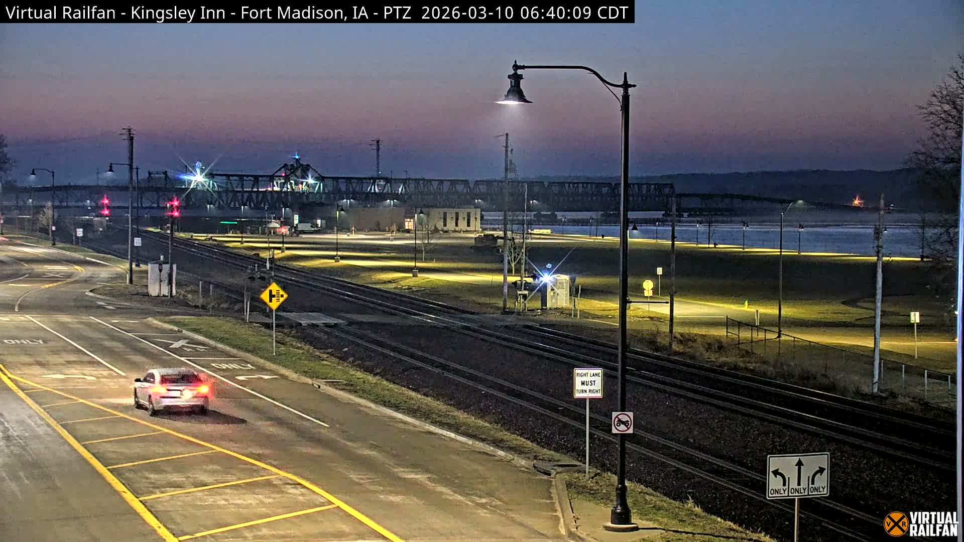 Fort Madison Bridge & Mississippi River & Fort Madison Train Amtrak Station Live Cam - Fort Madison, Lee, Iowa, USA