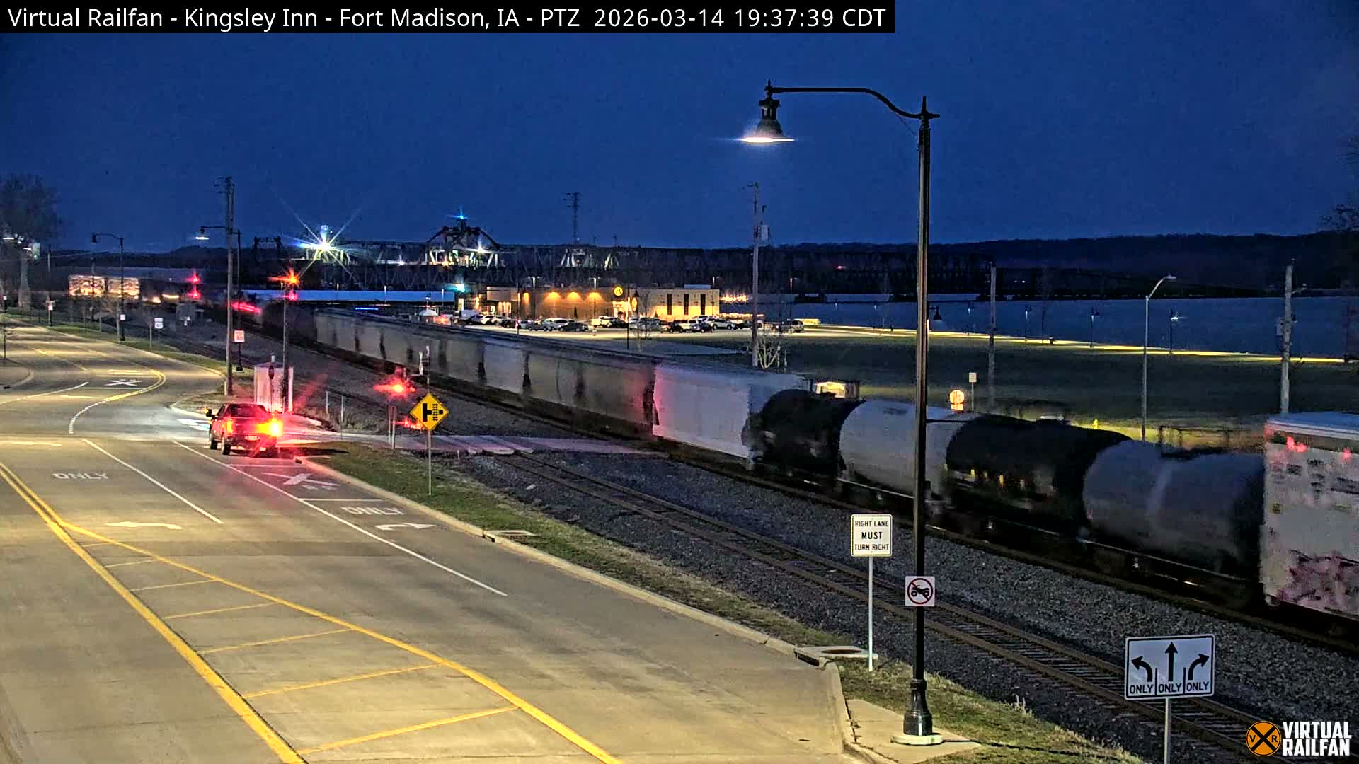 Fort Madison Bridge & Mississippi River & Fort Madison Train Amtrak Station Live Cam - Fort Madison, Lee, Iowa, USA