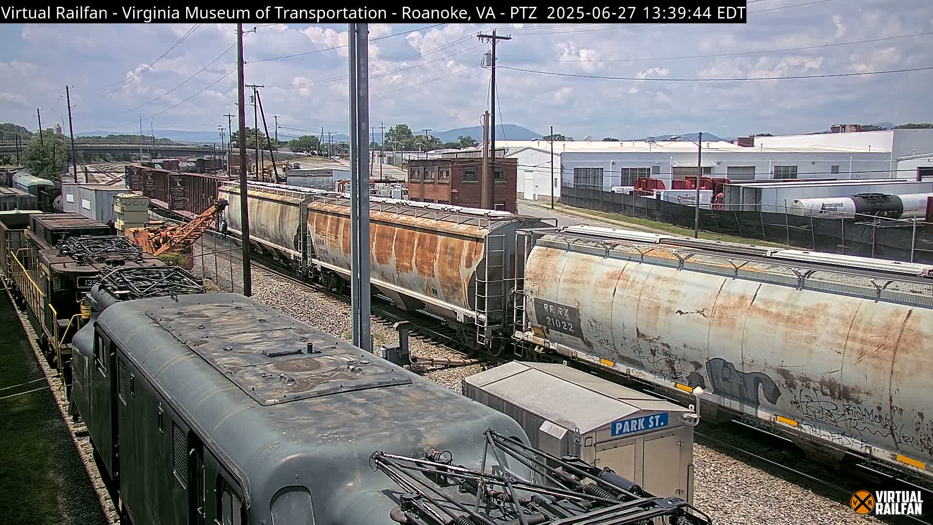 Roanoke Train Depot & Railroad Live Cam - Roanoke, Virginia, USA 