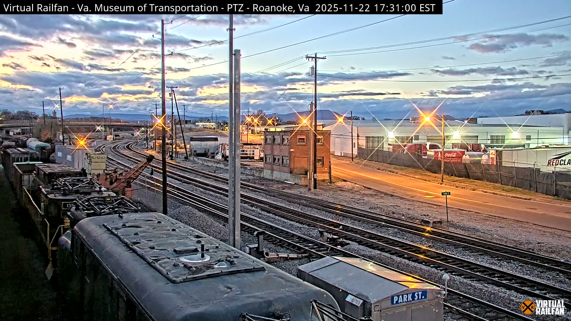 Roanoke Train Depot & Railroad Live Cam - Roanoke Downtown, Roanoke, Virginia, USA 
