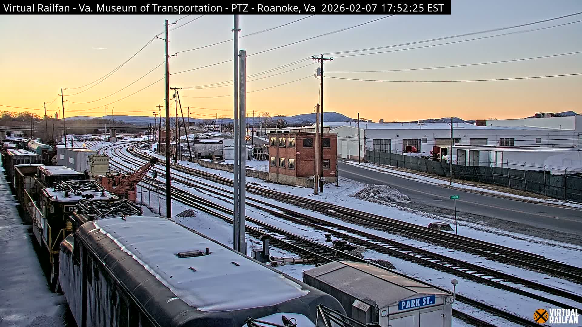 Roanoke Train Depot & Railroad Live Cam - Roanoke Downtown, Roanoke, Virginia, USA 