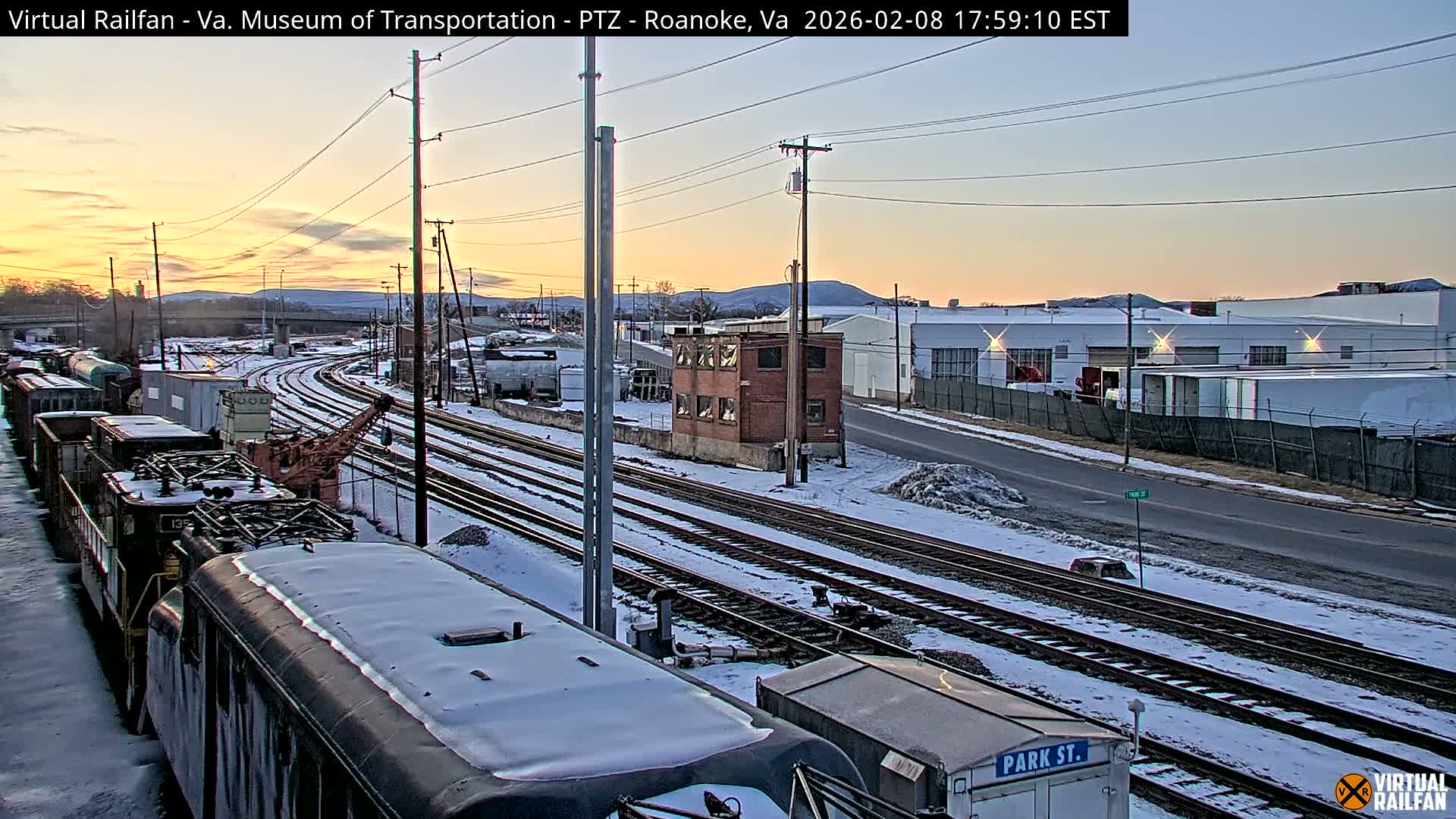Roanoke Train Depot & Railroad Live Cam - Roanoke Downtown, Roanoke, Virginia, USA 