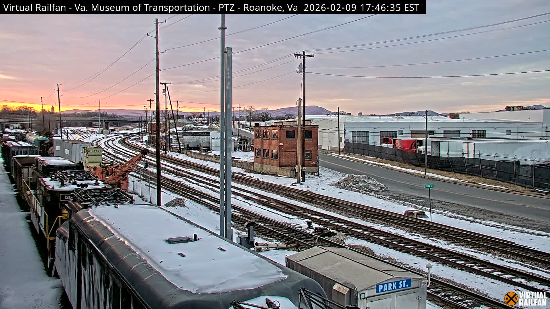 Roanoke Train Depot & Railroad Live Cam - Roanoke Downtown, Roanoke, Virginia, USA 