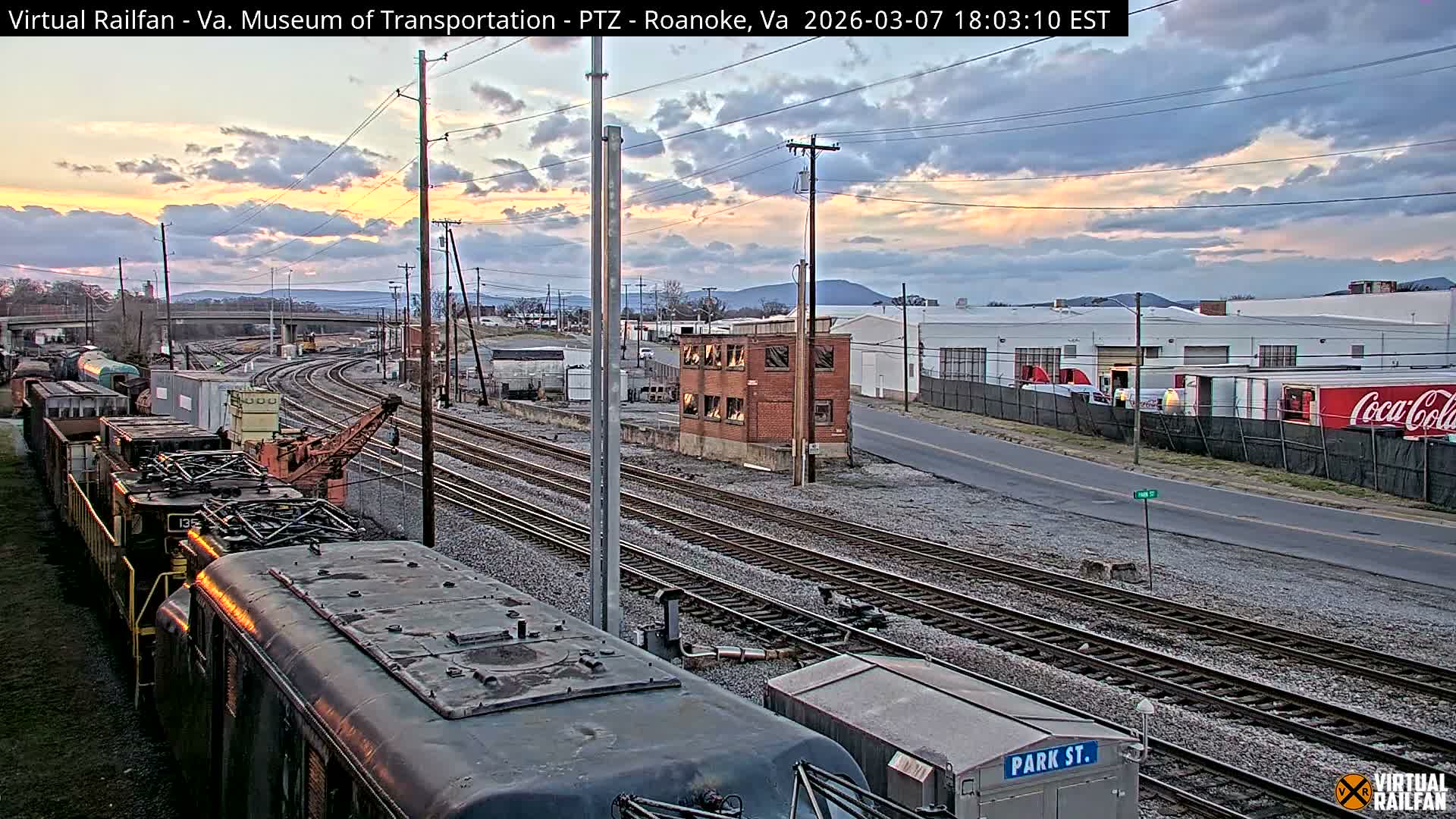 Roanoke Train Depot & Railroad Live Cam - Roanoke Downtown, Roanoke, Virginia, USA 